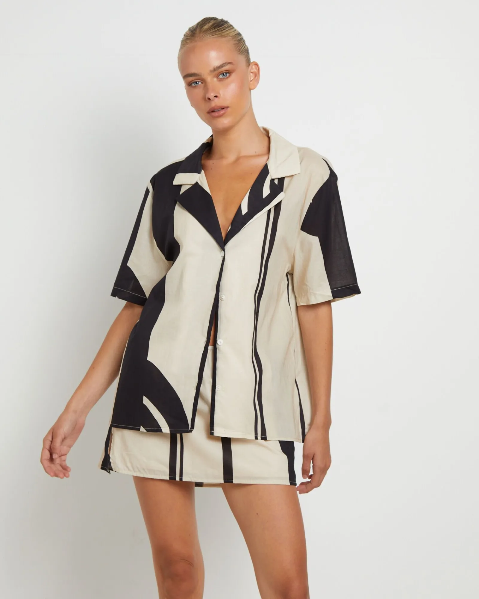 alba_short_sleeve_shirt_i_0.webp Online SNDYS Alba Short Sleeve Shirt In Black Print