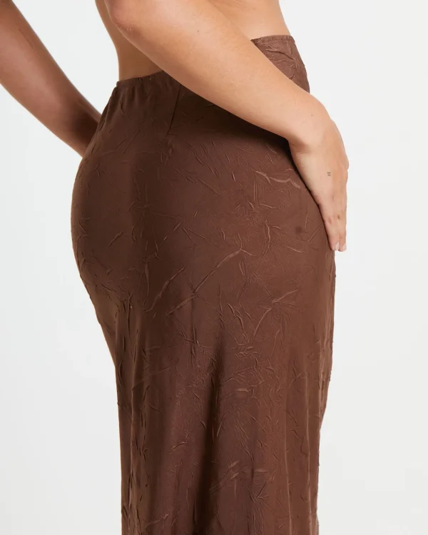 Discount STUDIO Allegra Crinkle Satin Maxi Skirt In Chocolate Brown