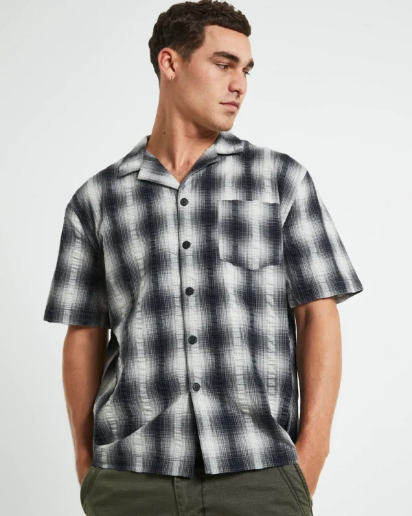 Store BLACK NOISE WHITE RAIN Aura Check Short Sleeve Shirt In Hombre Grey