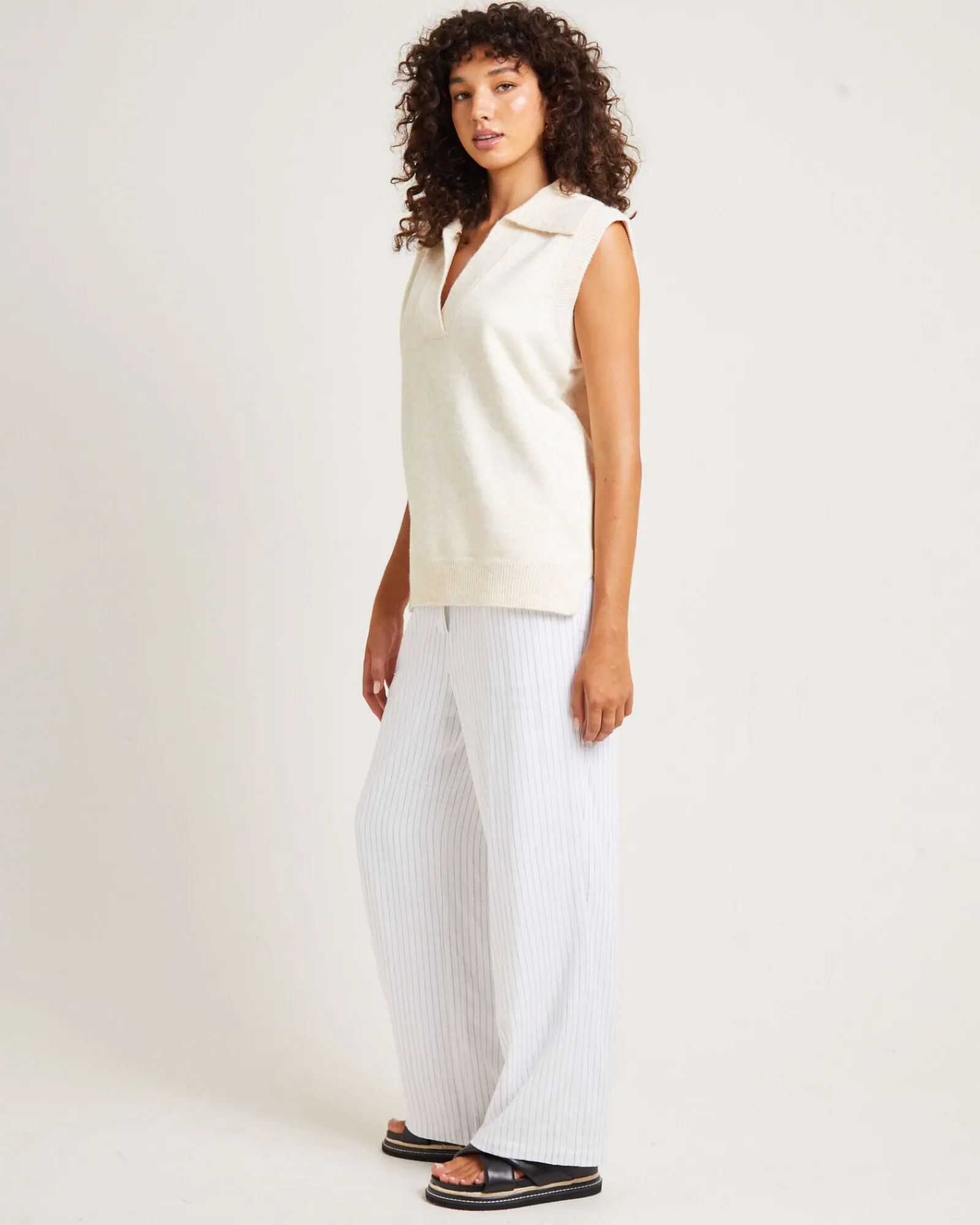 avari_knit_vest_oat_3.webp Cheap SUBTITLED Avari Knit Vest Oat