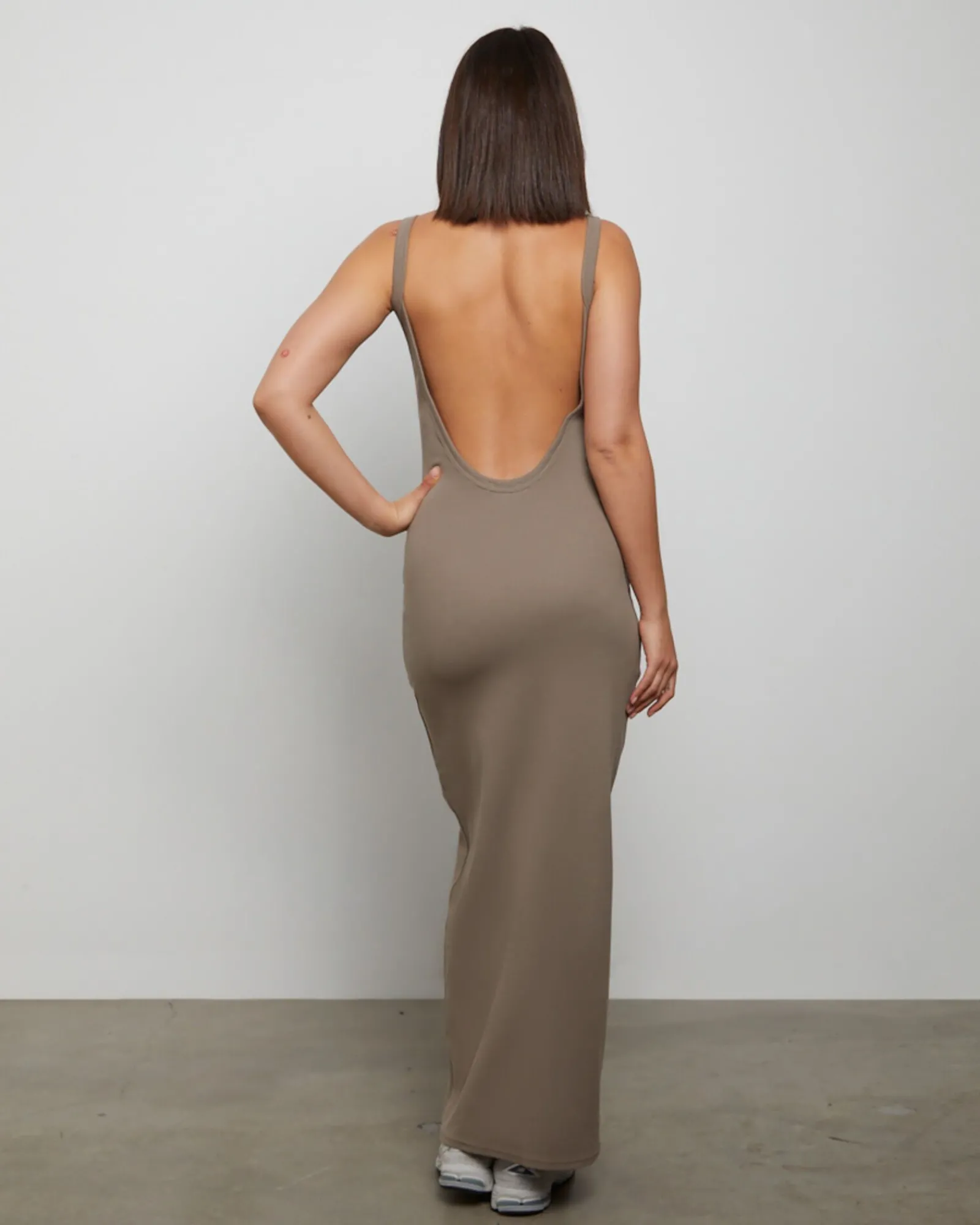 backless_midi_dress_in_br_1.webp Fashion GENERAL PANTS CO. BASICS Backless Midi Dress In Brown
