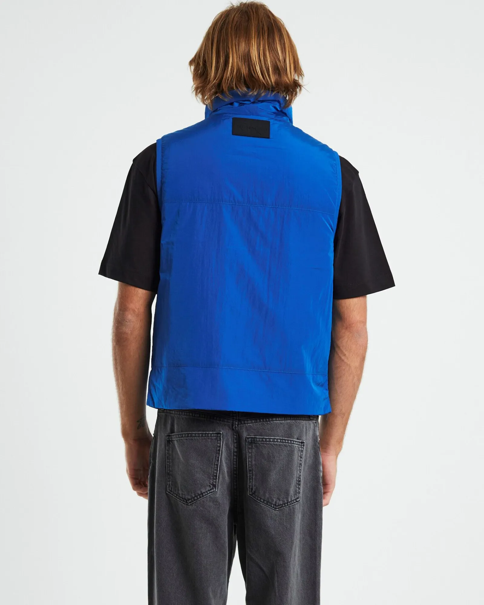 badge_crinkle_nylon_vest__1.webp Fashion CALVIN KLEIN Badge Crinkle Nylon Vest In Blue