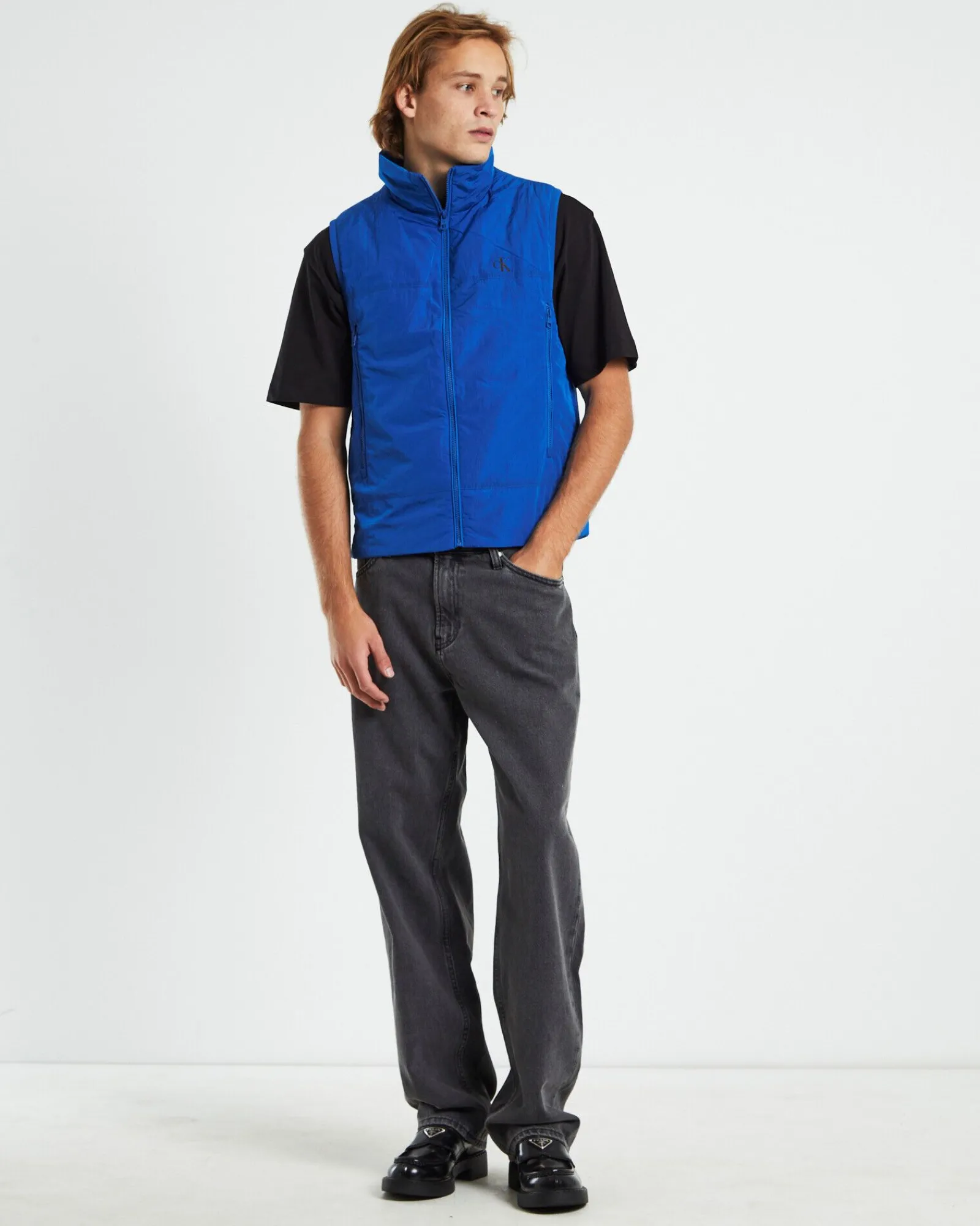badge_crinkle_nylon_vest__2.webp Fashion CALVIN KLEIN Badge Crinkle Nylon Vest In Blue