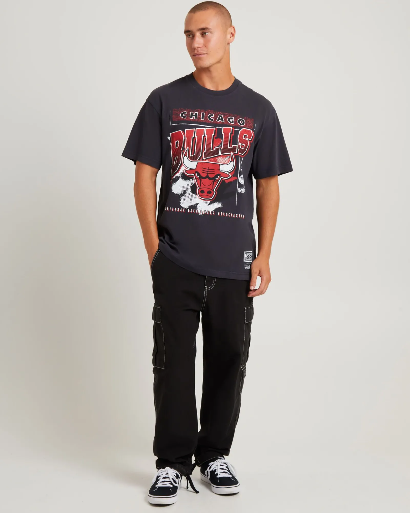 brush_off__bulls_short_sl_2.webp Best MITCHELL & NESS Brush Off 2.0 Bulls Short Sleeve T-Shirt Faded Black
