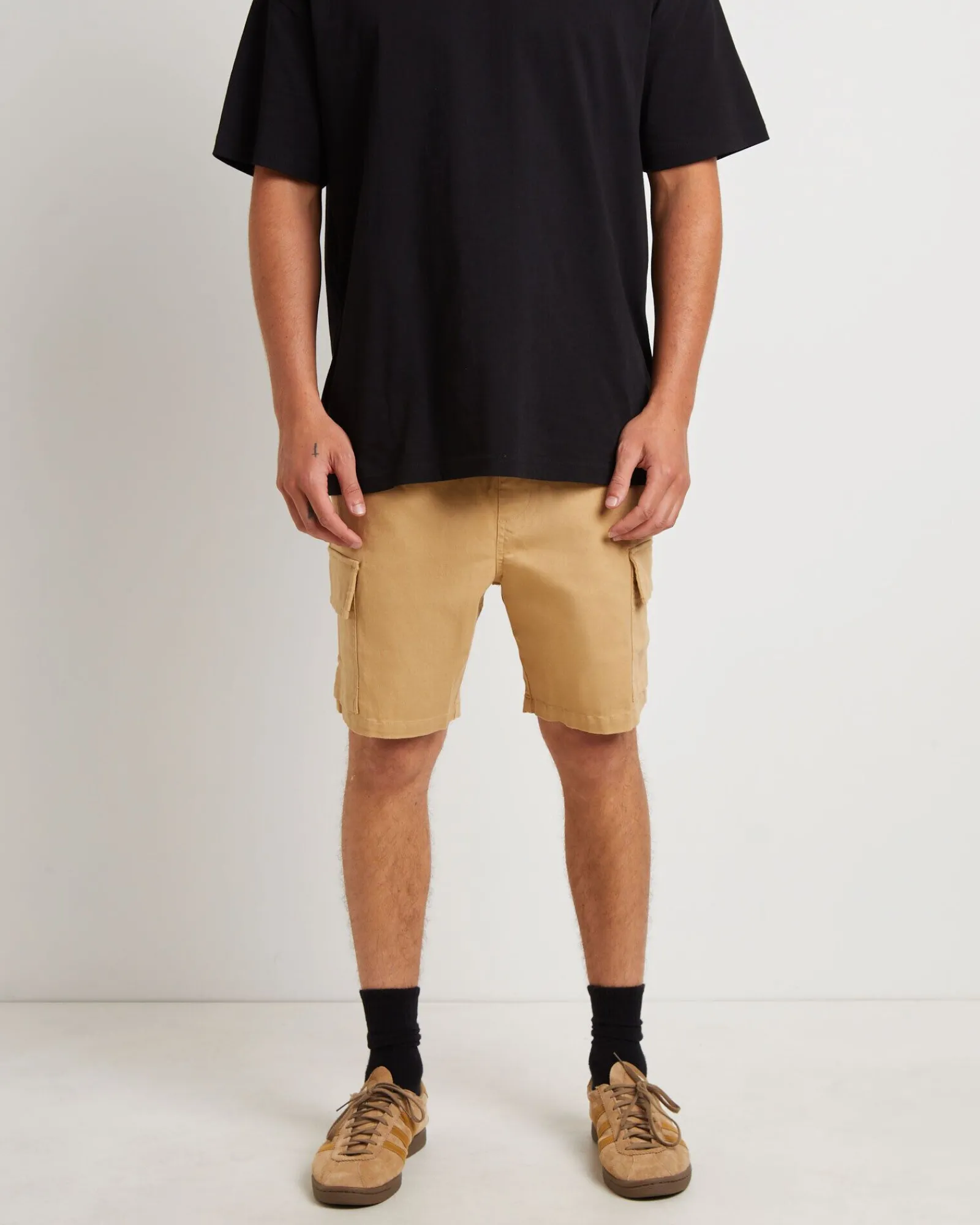 cargo_shorts_in_tan_0.webp Fashion TAIKAN Cargo Shorts In Tan