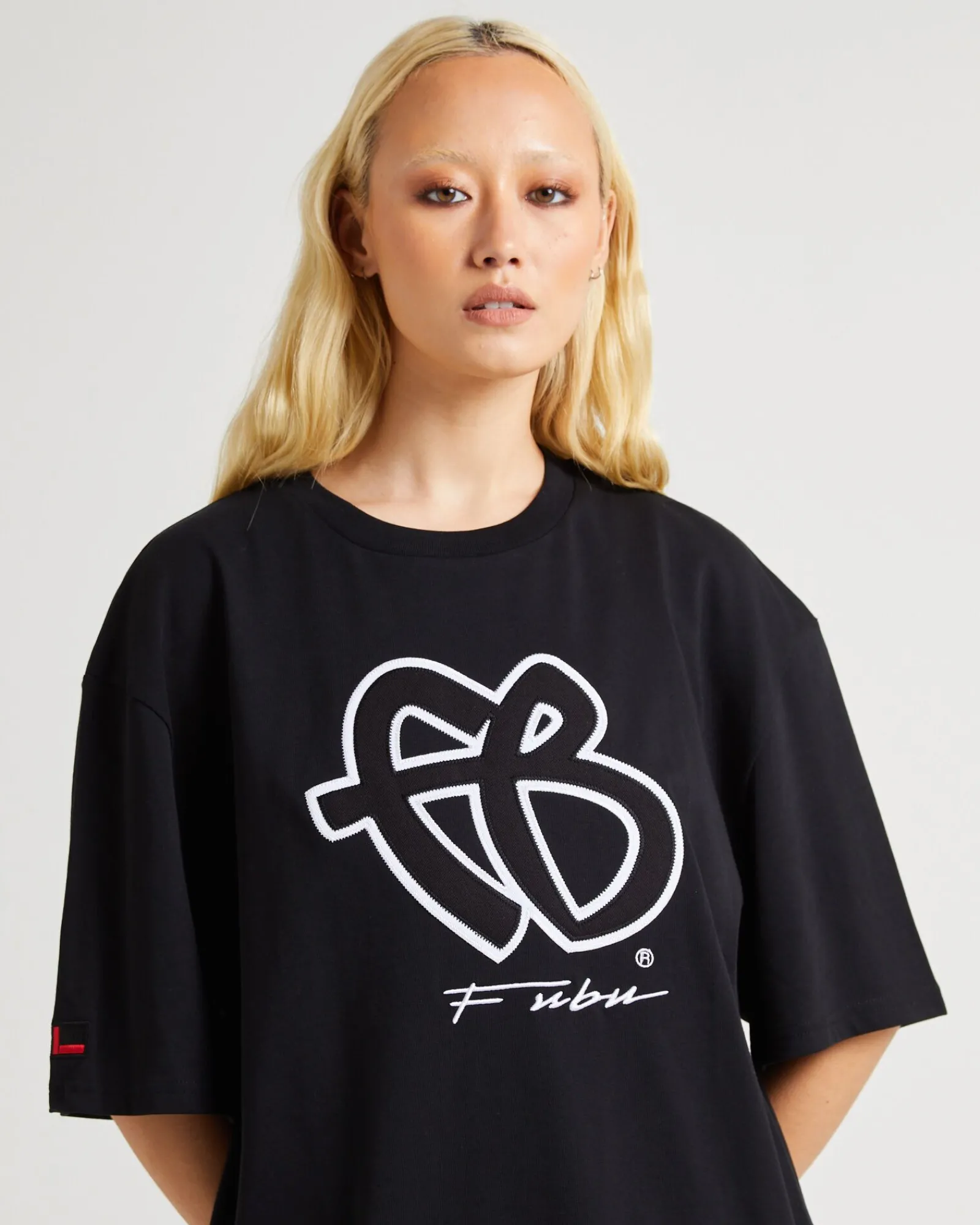 classic_short_sleeve_tshi_6.webp Outlet FUBU Classic Short Sleeve T-Shirt Black/White