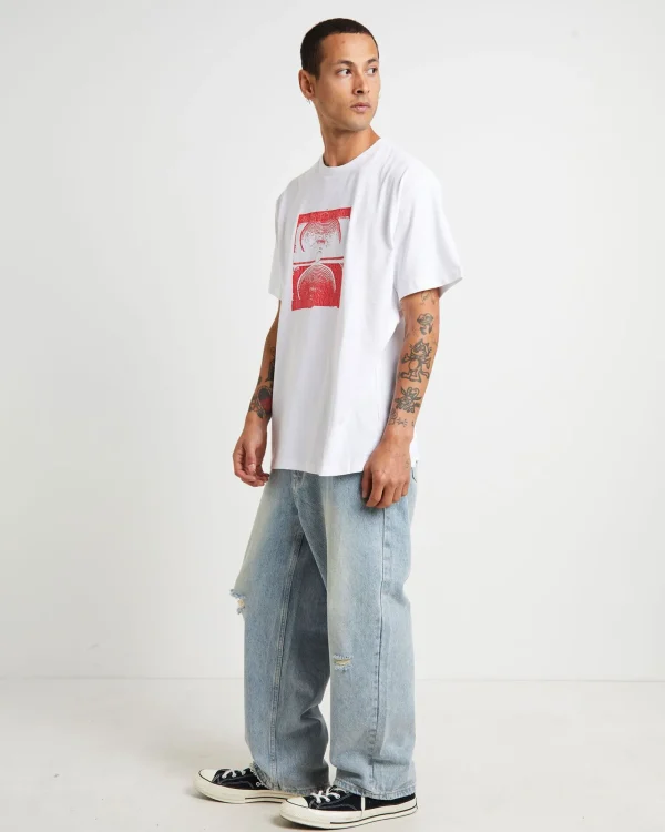 Fashion FORMER Cracked Crux Short Sleeve T-Shirt In White