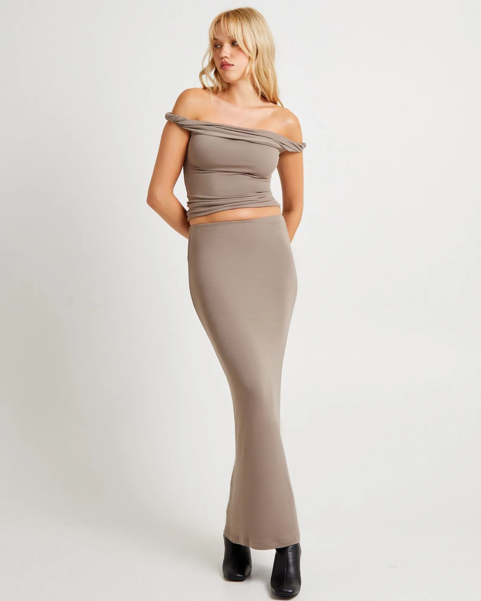dom_slinky_hipster_maxi_s_0-1.webp Hot ALICE IN THE EVE Dom Slinky Hipster Maxi Skirt