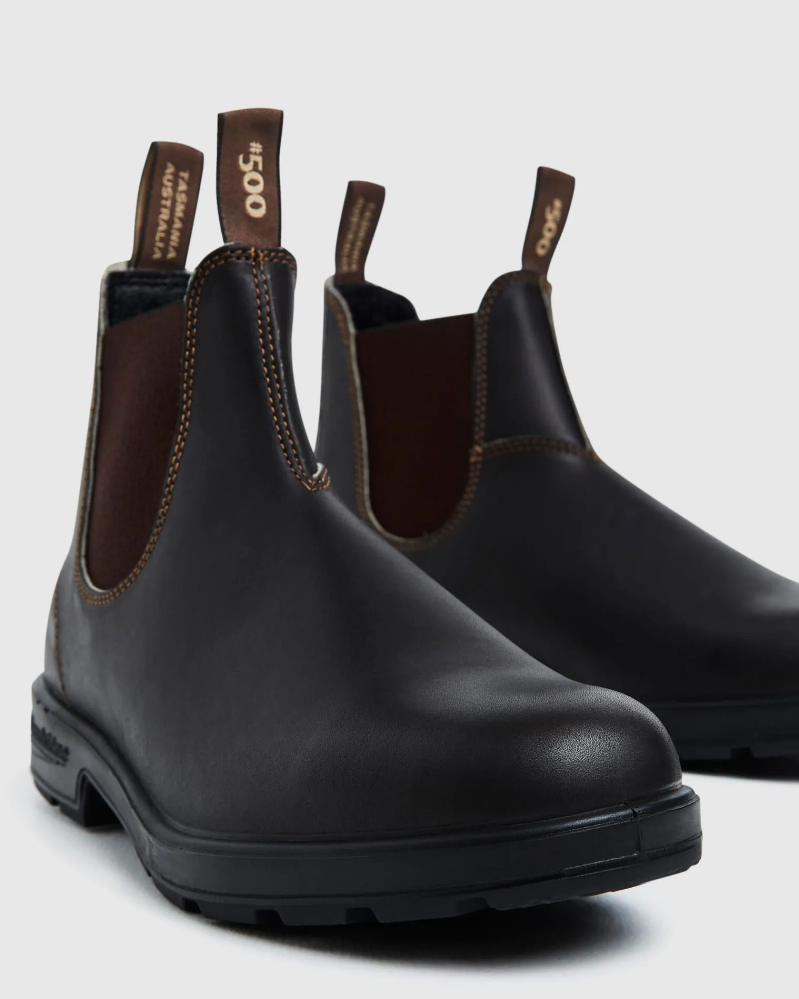 elastic_side_boots_brown_0.webp Shop BLUNDSTONE 500 Elastic Side Boots Brown