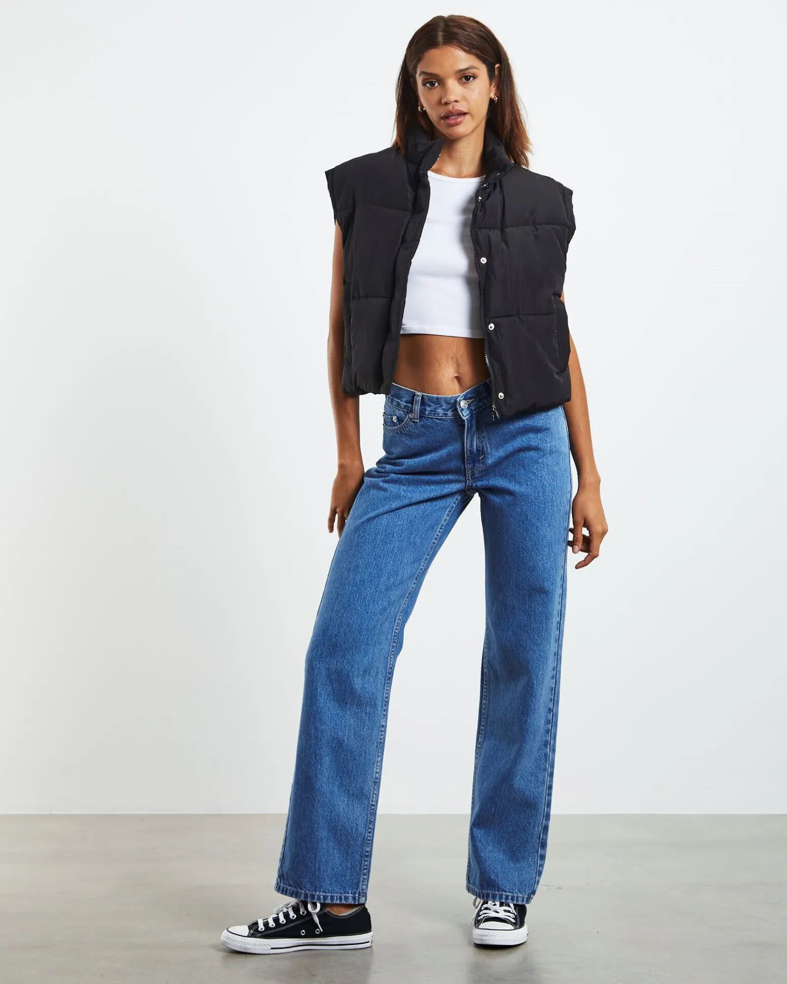 emmy_low_rise_vwaist_stra_3.webp Outlet NEON HART Emmy Low Rise V-Waist Straight Jeans Bright Blue
