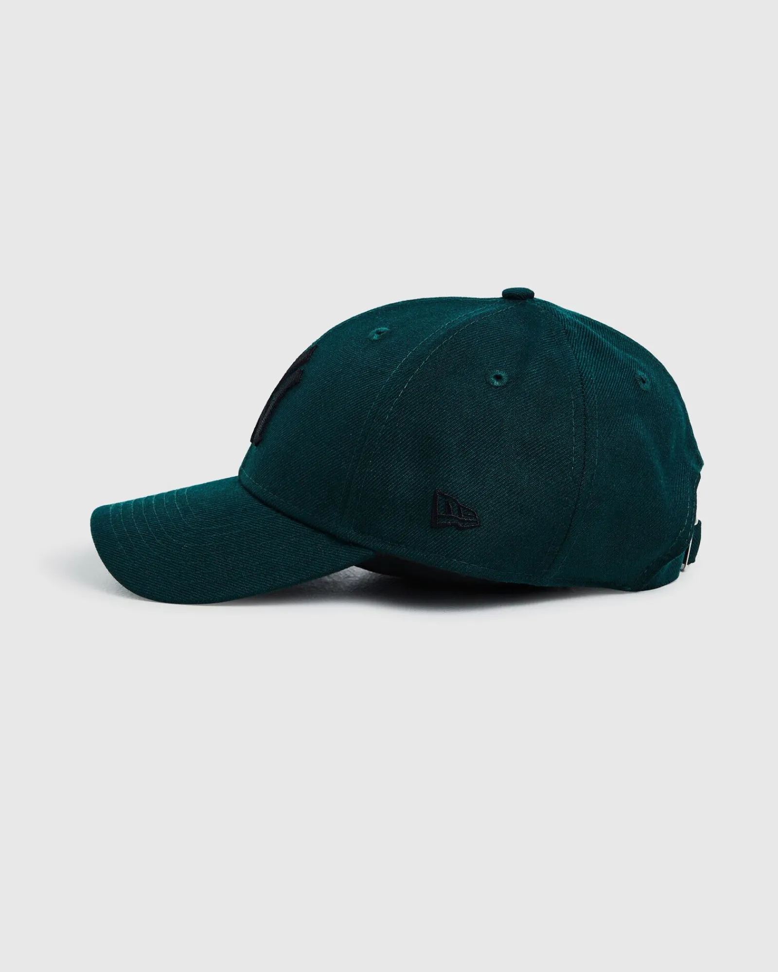 forty_new_york_yankees_ca_4.webp Fashion NEW ERA 9Forty New York Yankees Cap Dark Green