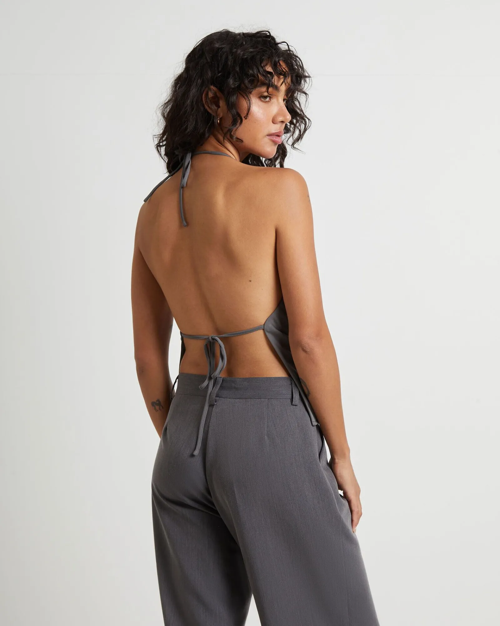 frankie_slinky_cowl_neck__1.webp Outlet ALICE IN THE EVE Frankie Slinky Cowl Neck Halter Top In Slate Grey