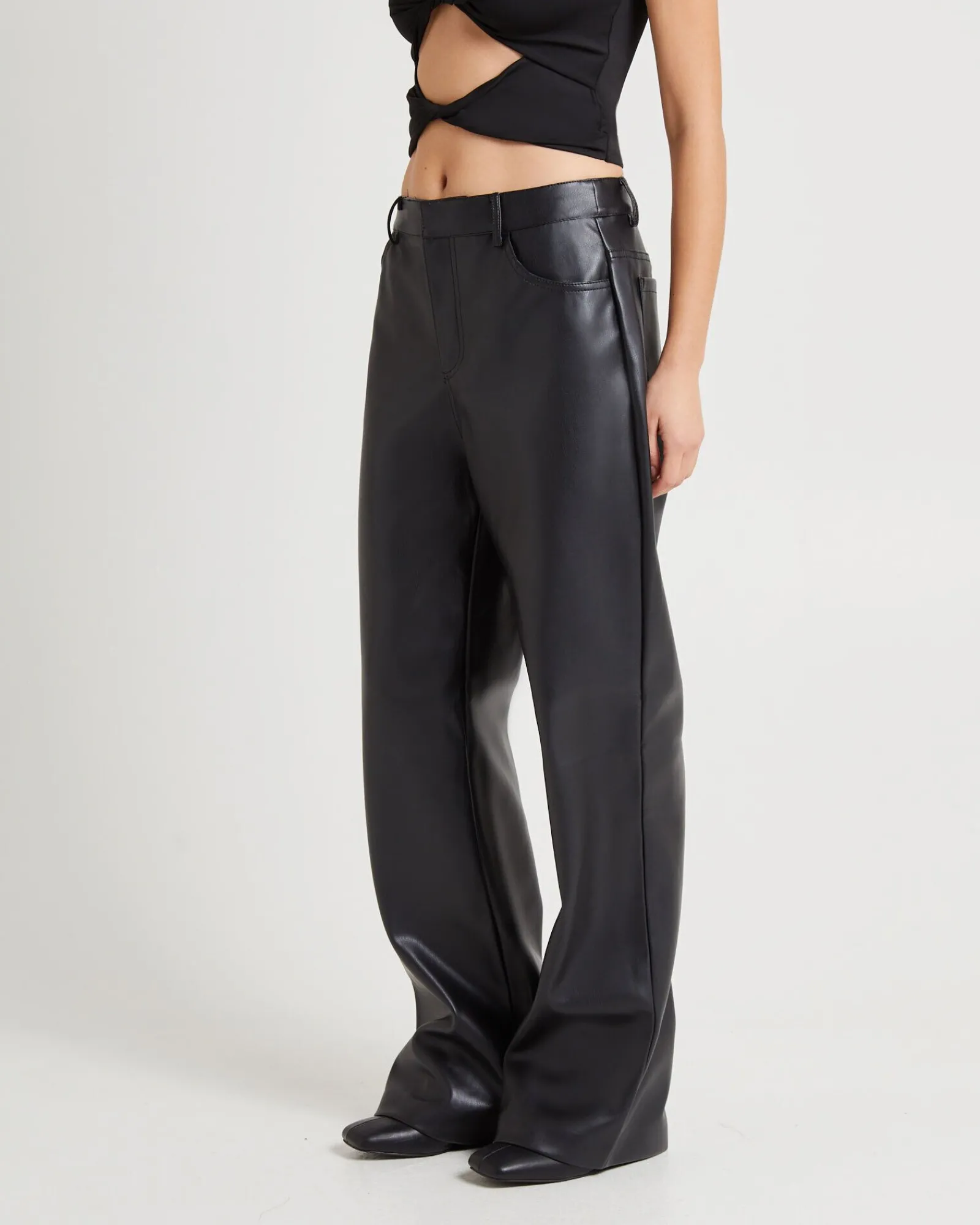 jadey_relaxed_pu_pant_2.webp Best Sale ALICE IN THE EVE Jadey Relaxed Pu Pant