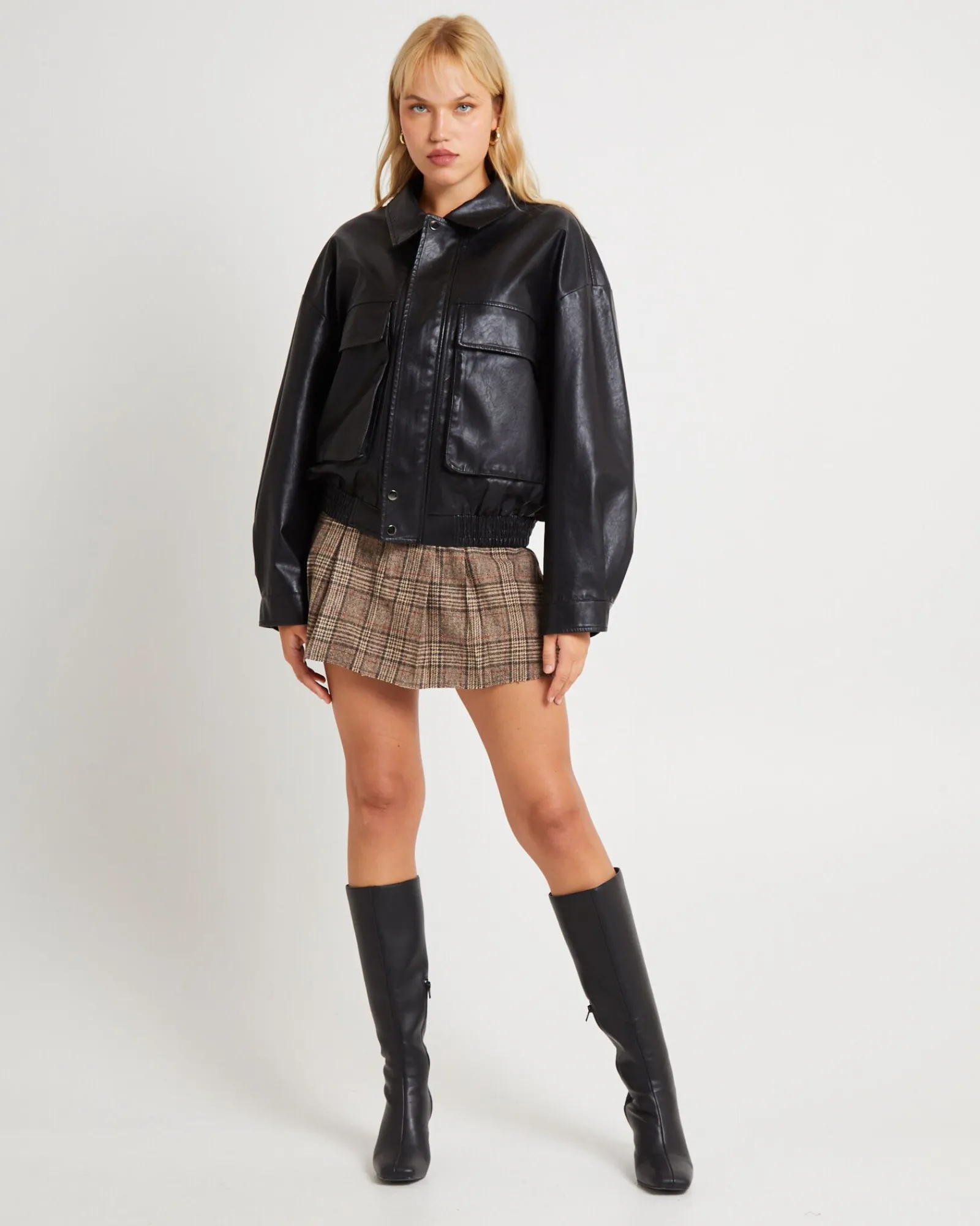 jen_oversized_patch_pocke_0.webp Shop ALICE IN THE EVE Jen Oversized Patch Pocket Jacket