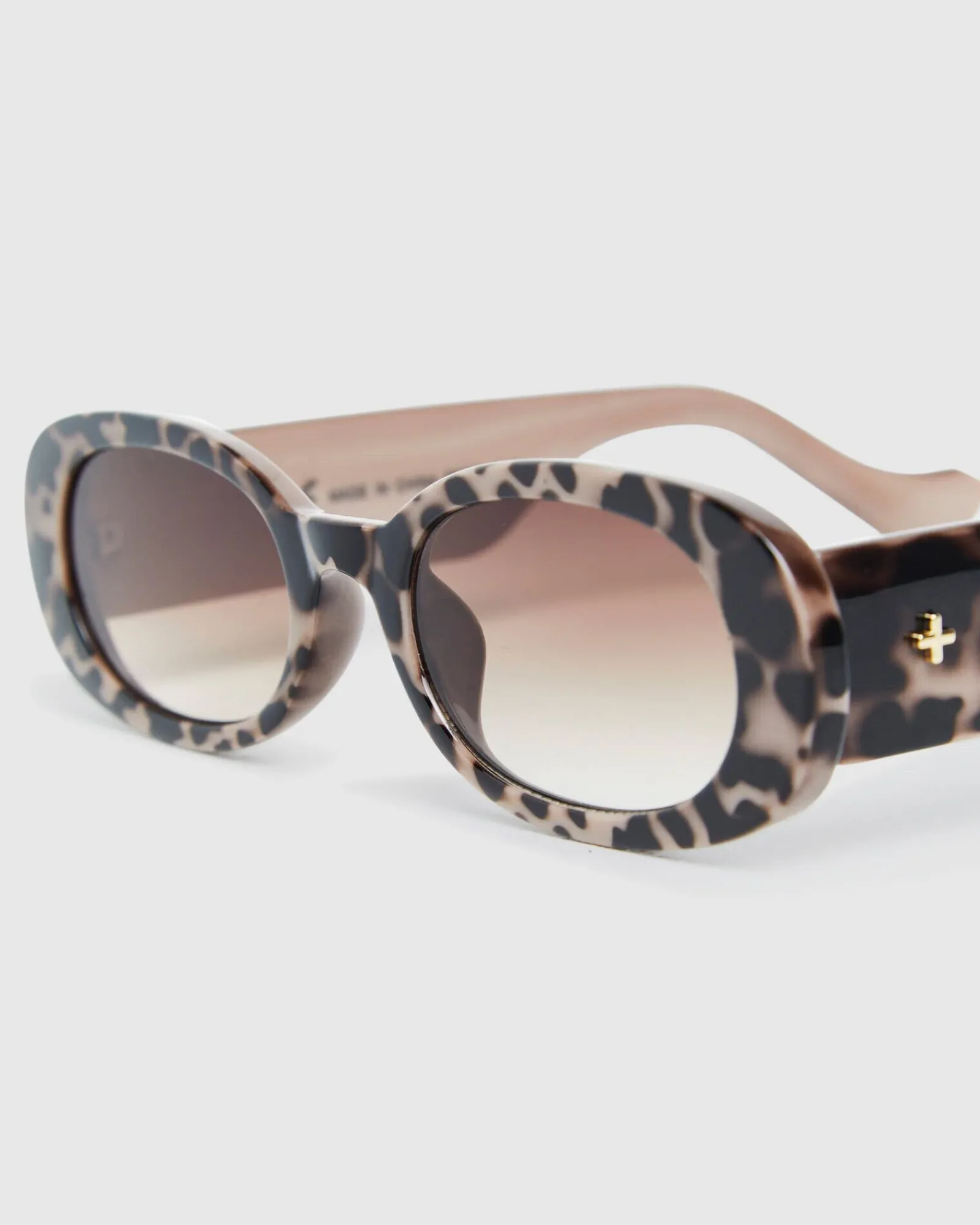 jones_sunglasses_mushroom_4.webp Online PETA AND JAIN Jones Sunglasses Mushroom Leopard