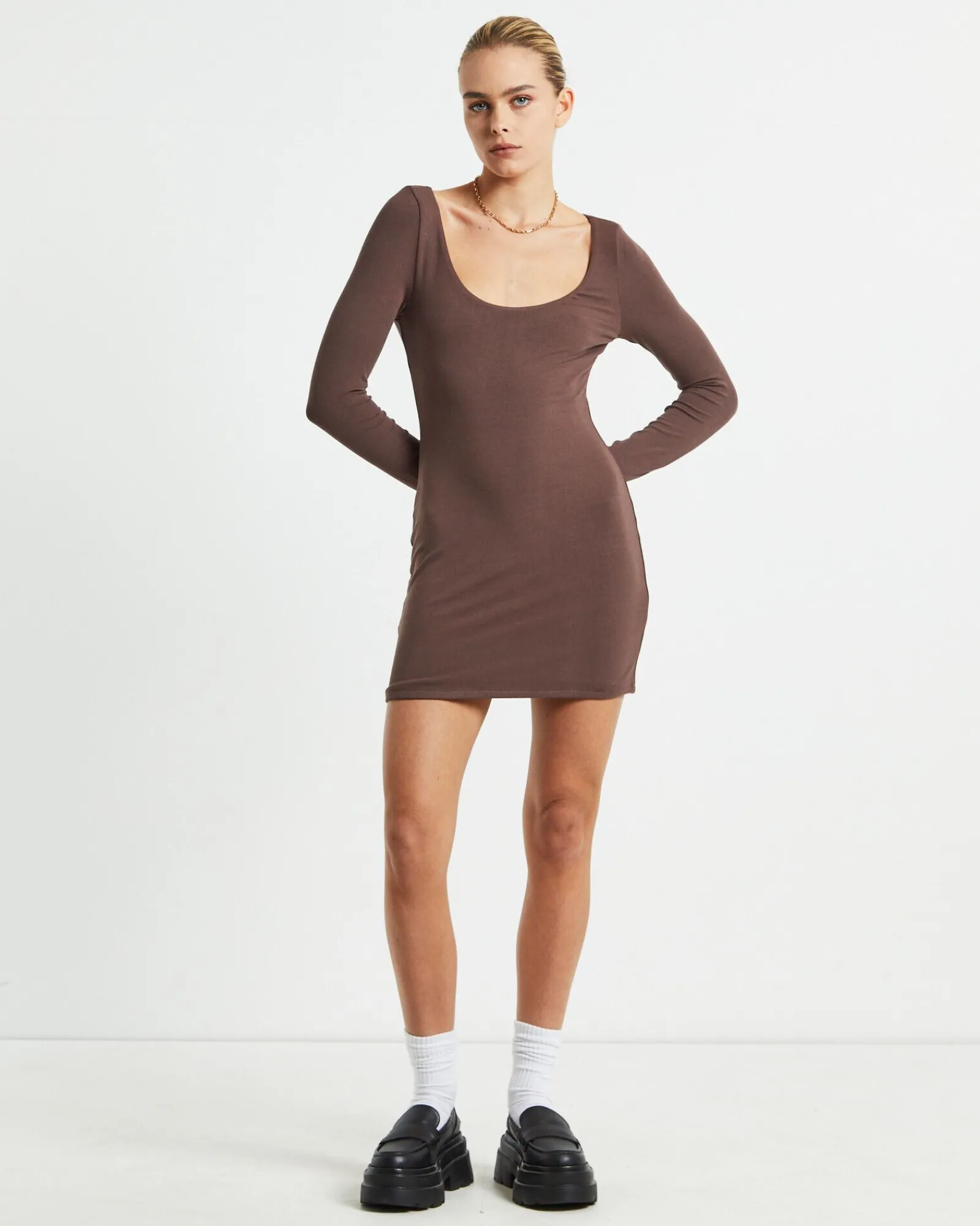 larissa_scoop_neck_long_s_2.webp Store ALICE IN THE EVE Larissa Scoop Neck Long Sleeve Mini Dress Chocolate Brown