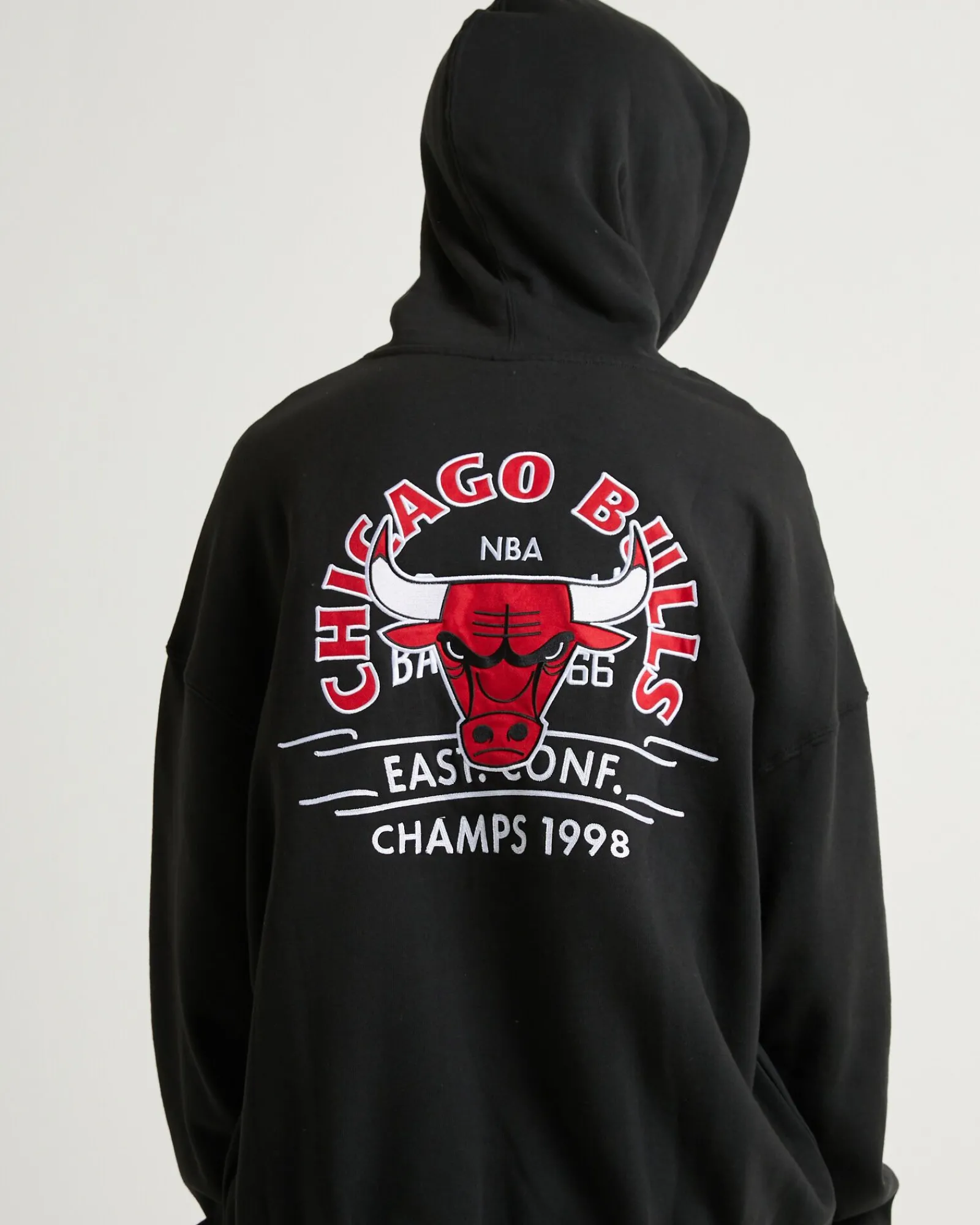letterman_hoodie_bulls_bl_4.webp Best Sale MITCHELL & NESS Letterman Hoodie Bulls Black