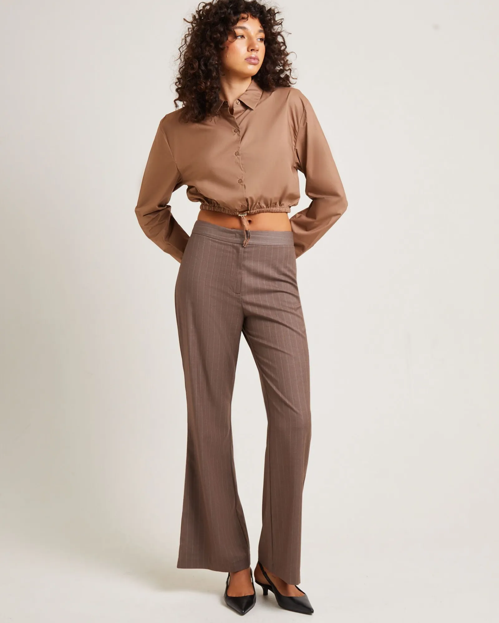 lucy_drawstring_poplin_lo_2.webp Discount ALICE IN THE EVE Lucy Drawstring Poplin Long Sleeve Shirt In Chocolate