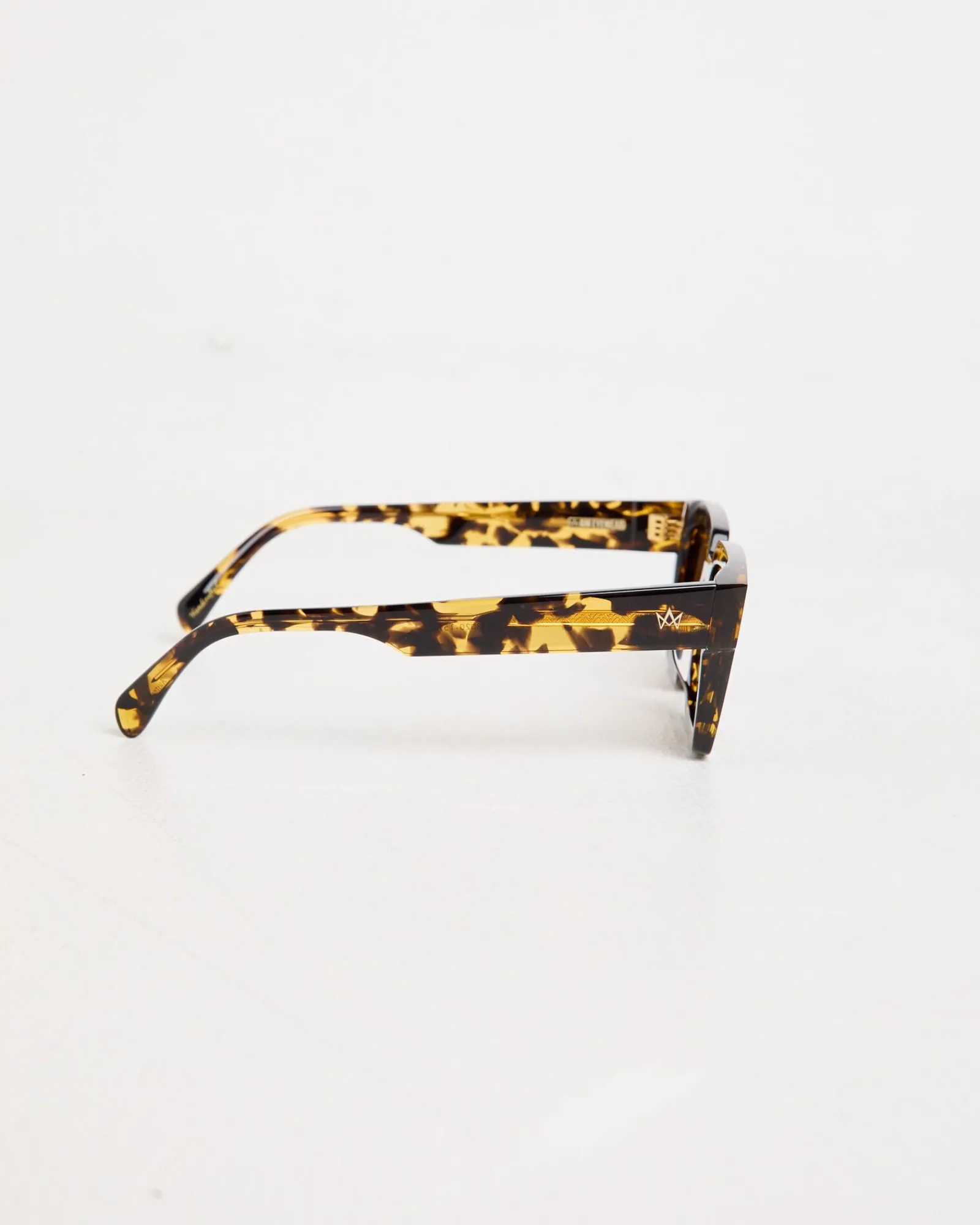lukie_large_sunglasses_in_2.webp Outlet AM EYEWEAR Lukie Large Sunglasses In Seventies Tort