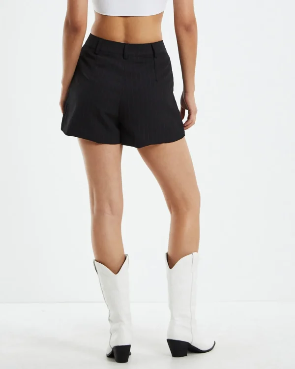 Flash Sale ALICE IN THE EVE Maeve Cut Out Shorts Black