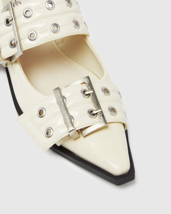 Hot THERAPY Matilda Sandals Bone