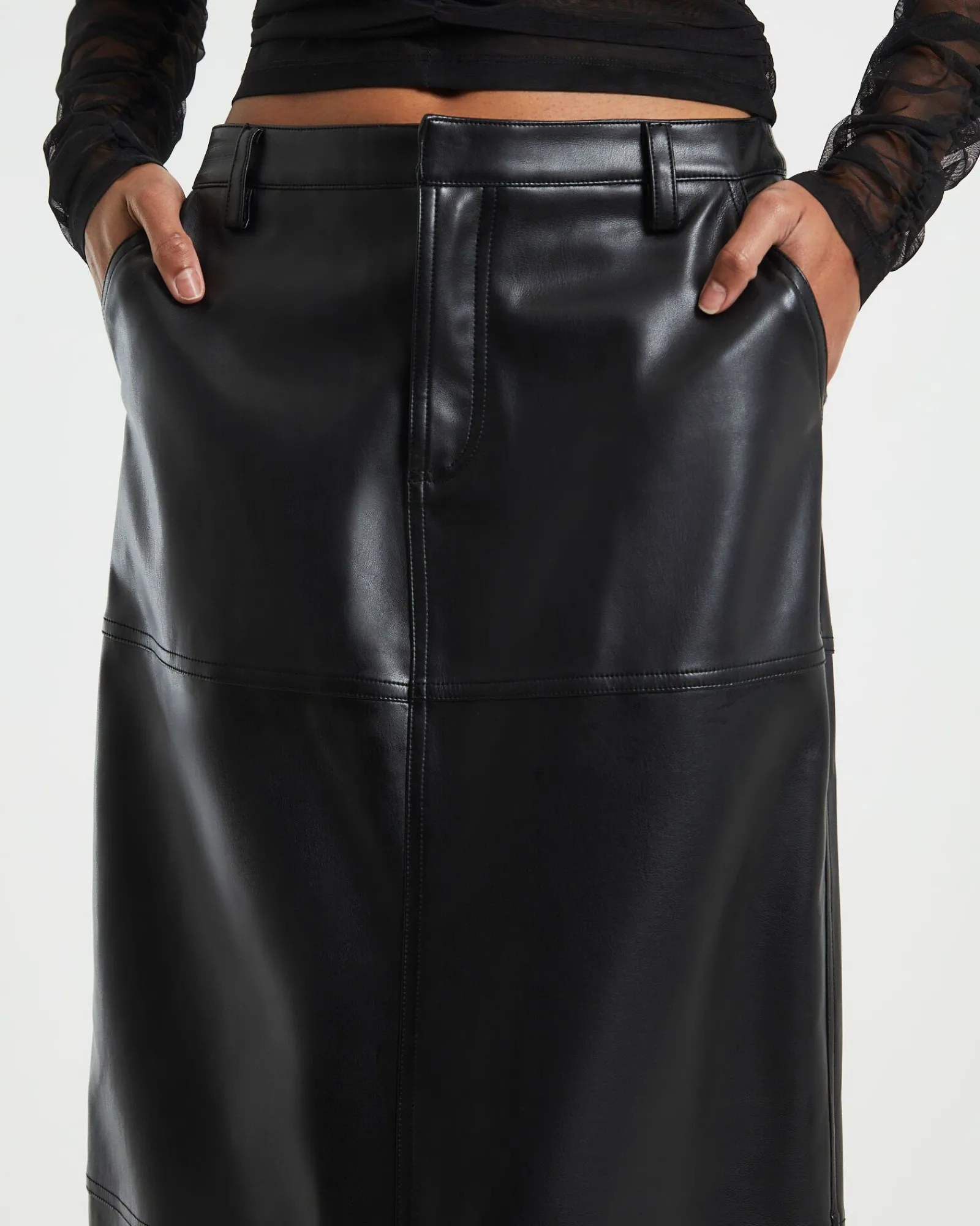 millie_leather_look_maxi__5.webp Hot ALICE IN THE EVE Millie Leather Look Maxi Cargo Skirt Black