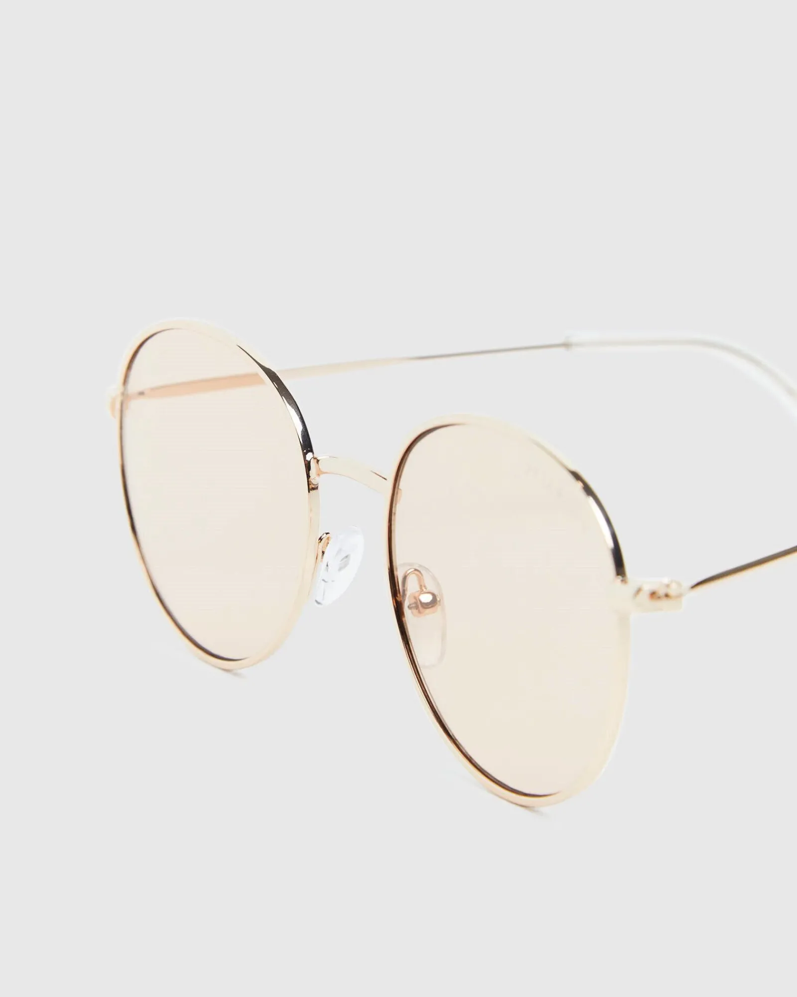 molly_sunglasses_goldpeac_4.webp Outlet PETA AND JAIN Molly Sunglasses Gold/Peach