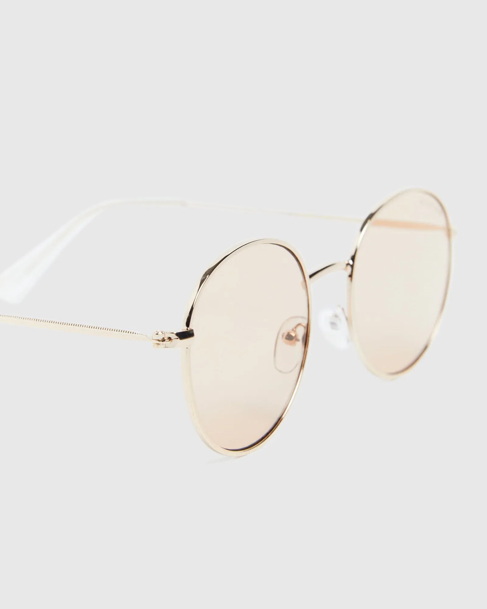 molly_sunglasses_goldpeac_5.webp Outlet PETA AND JAIN Molly Sunglasses Gold/Peach