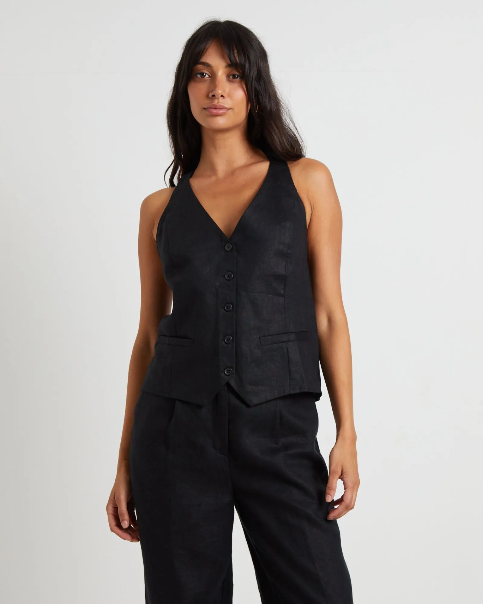 naomi_linen_halter_vest_i_4-1.webp Store SUBTITLED Naomi Linen Halter Vest In Black