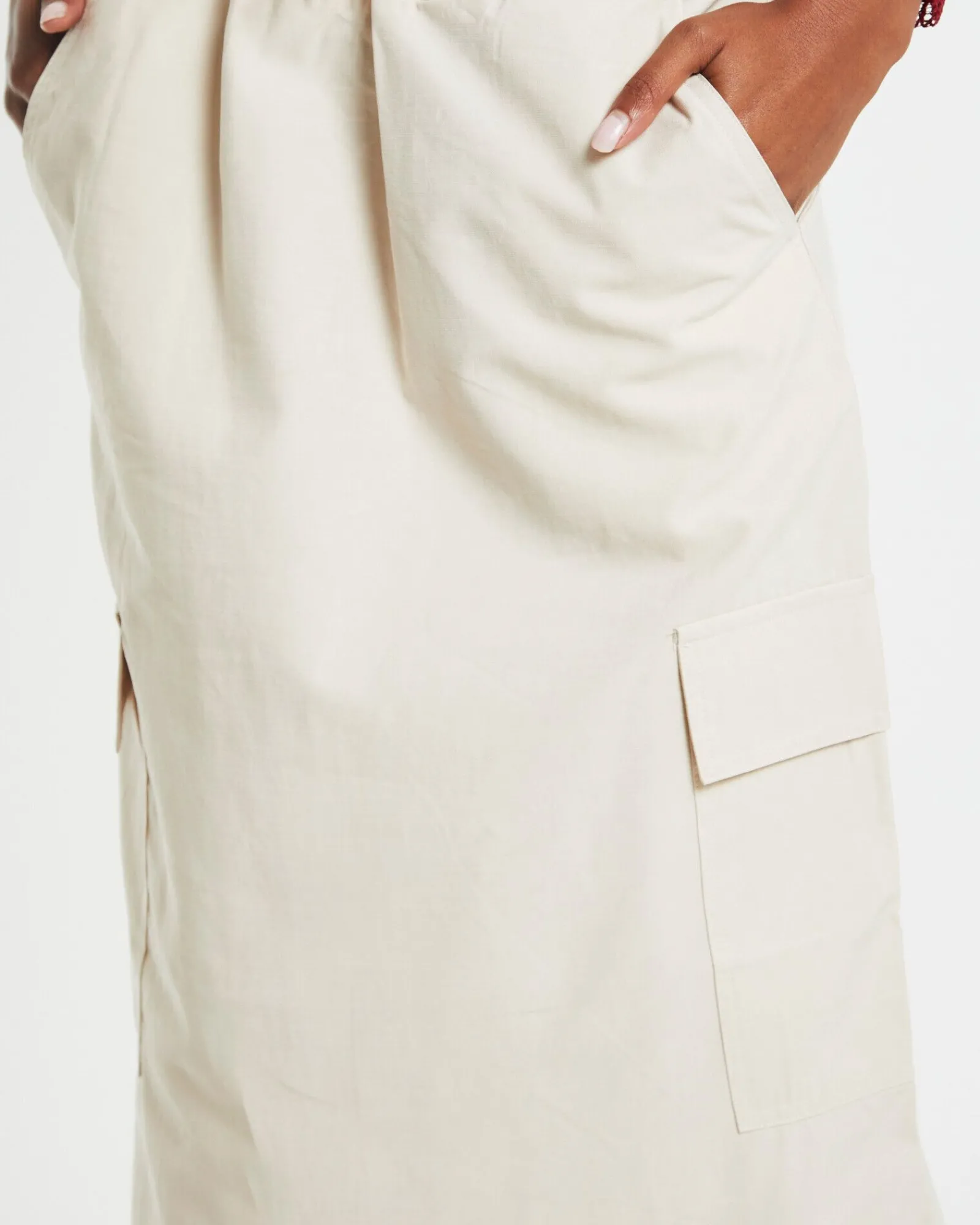 nikita_parachute_maxi_ski_4.webp Flash Sale ALICE IN THE EVE Nikita Parachute Maxi Skirt Cream