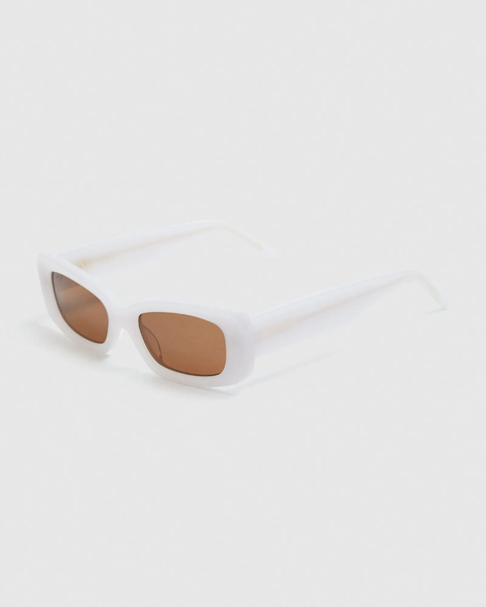 norm_sunglasses_milky_2.webp Best Sale SHEVOKE Norm Sunglasses Milky