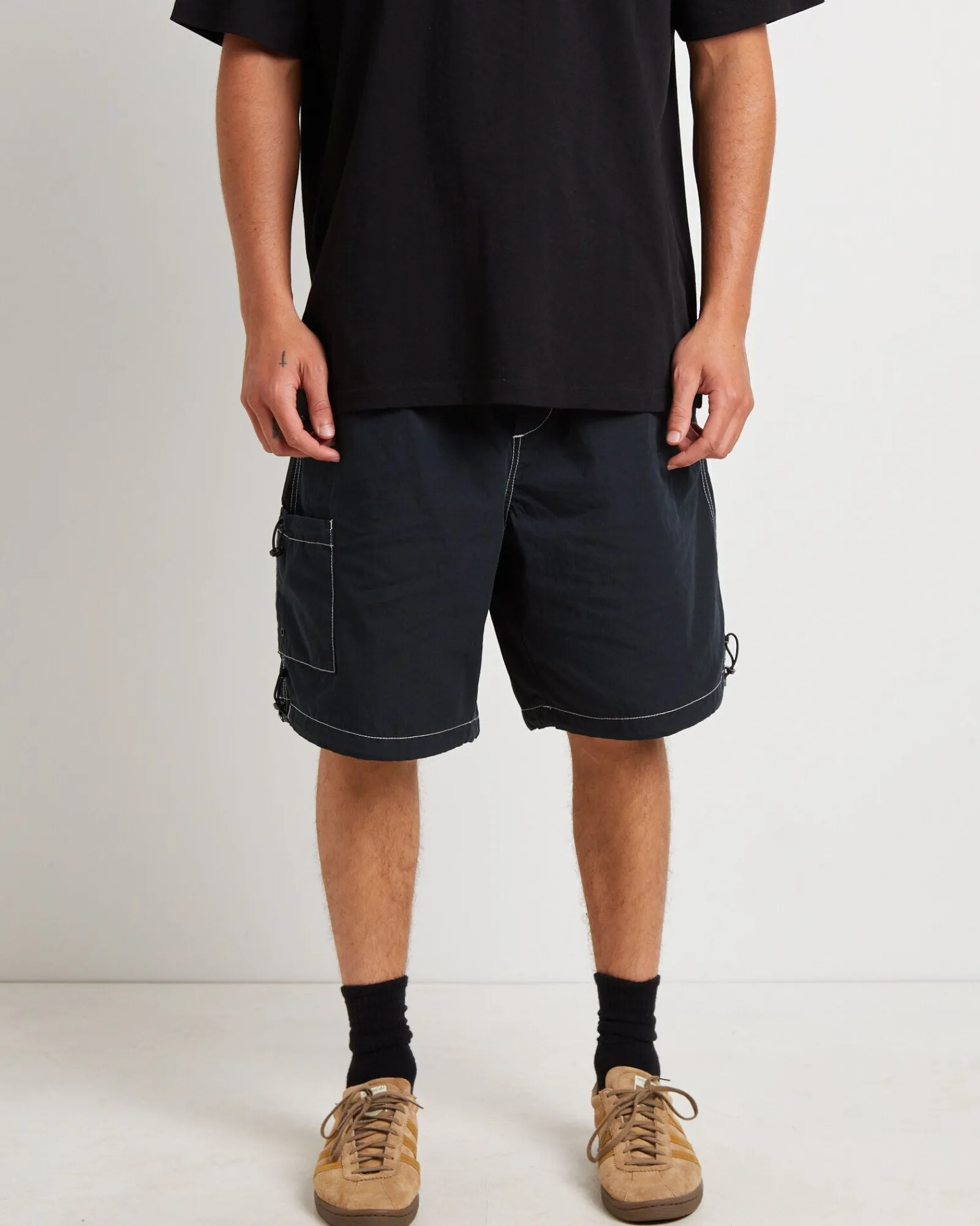 parachute_shorts_in_petro_0.webp Cheap BLACK NOISE WHITE RAIN Parachute Shorts In Petrol Navy