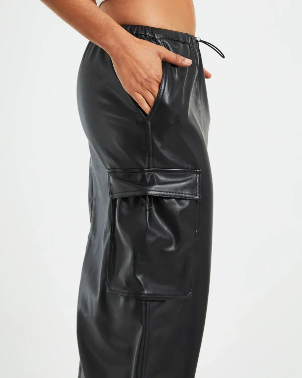 Fashion ALICE IN THE EVE Phoebe Leather Look Cargo Skirt Black