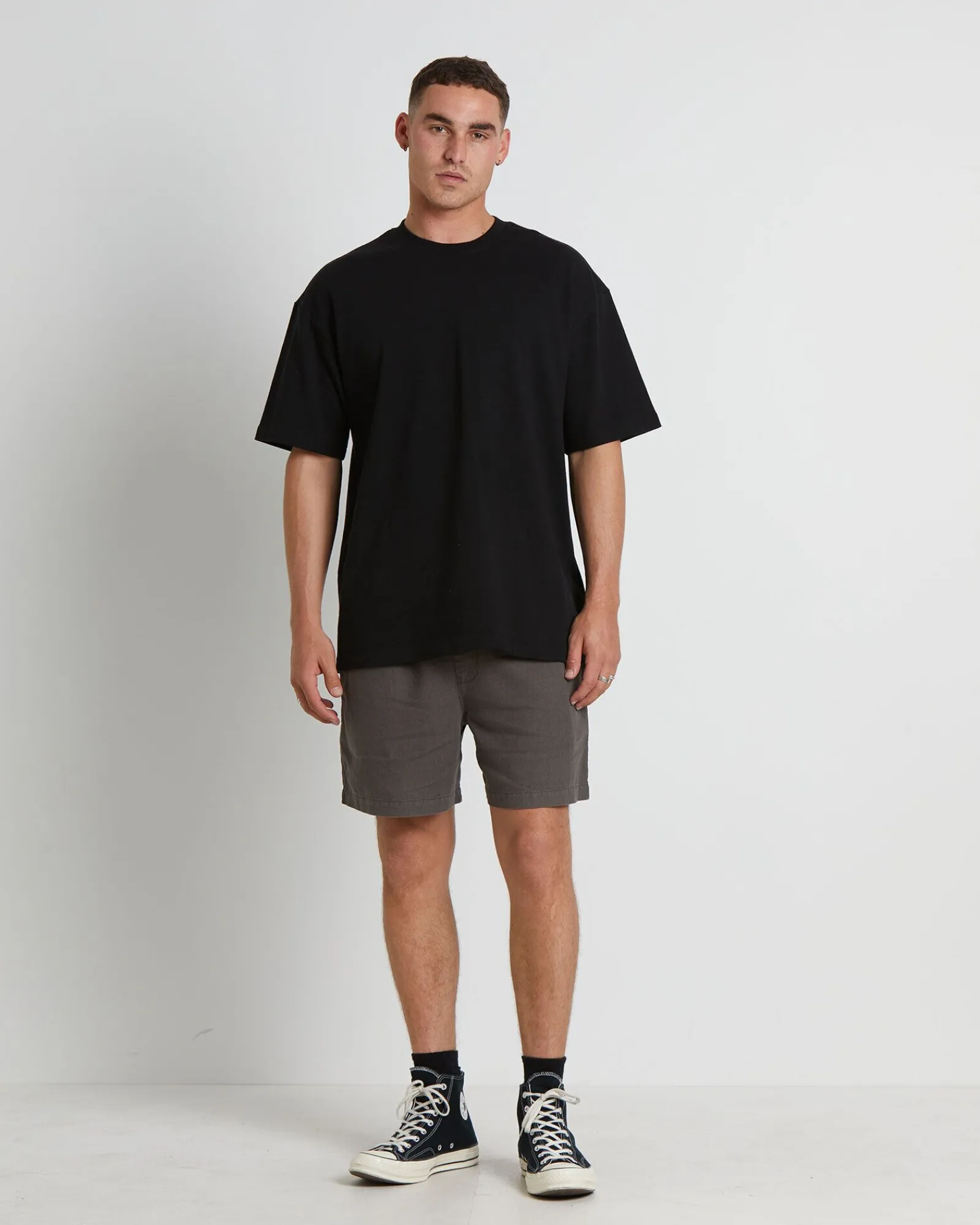 puglia_linen_shorts_in_mu_2.webp Store ARVUST Puglia Linen Shorts In Muted Olive Green