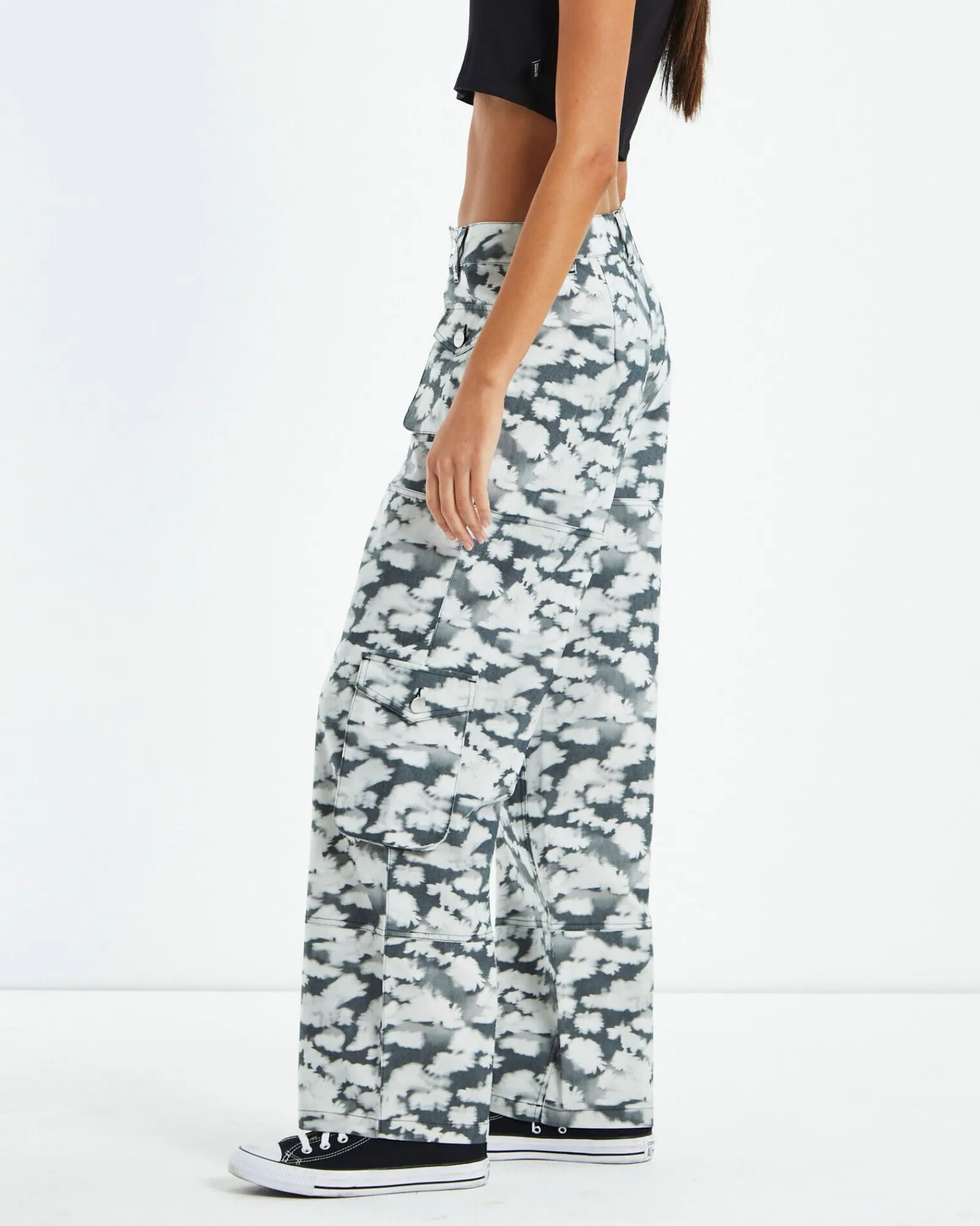 recycled_cargo_pants_blac_3.webp Cheap AFENDS Recycled Cargo Pants Black Floral