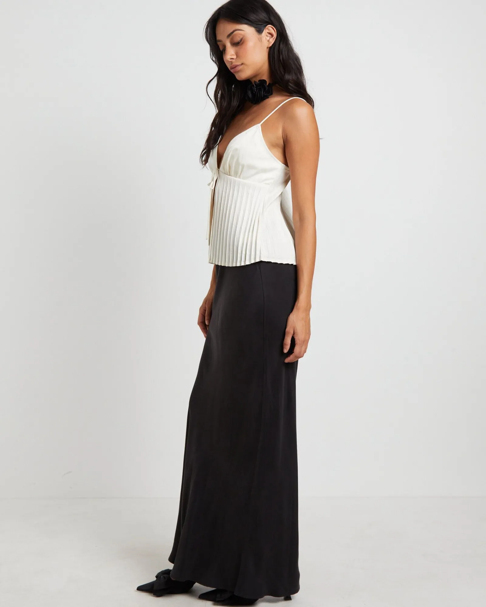 rhea_pleated_top_in_ivory_3.webp Cheap ALICE IN THE EVE Rhea Pleated Top In Ivory