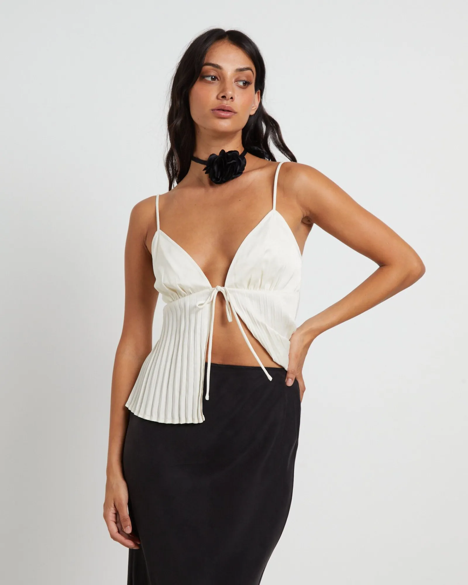 rhea_pleated_top_in_ivory_4.webp Cheap ALICE IN THE EVE Rhea Pleated Top In Ivory