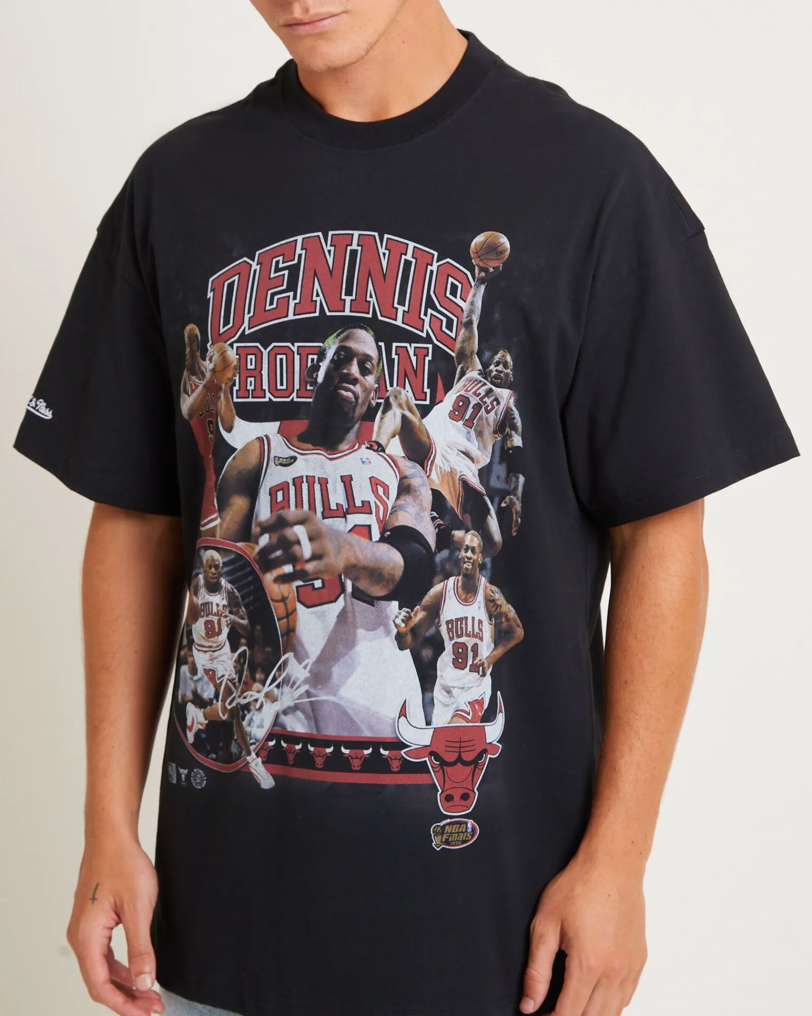 rodman_photo_short_sleeve_4.webp Discount MITCHELL & NESS Rodman Photo Short Sleeve T-Shirt In Faded Black