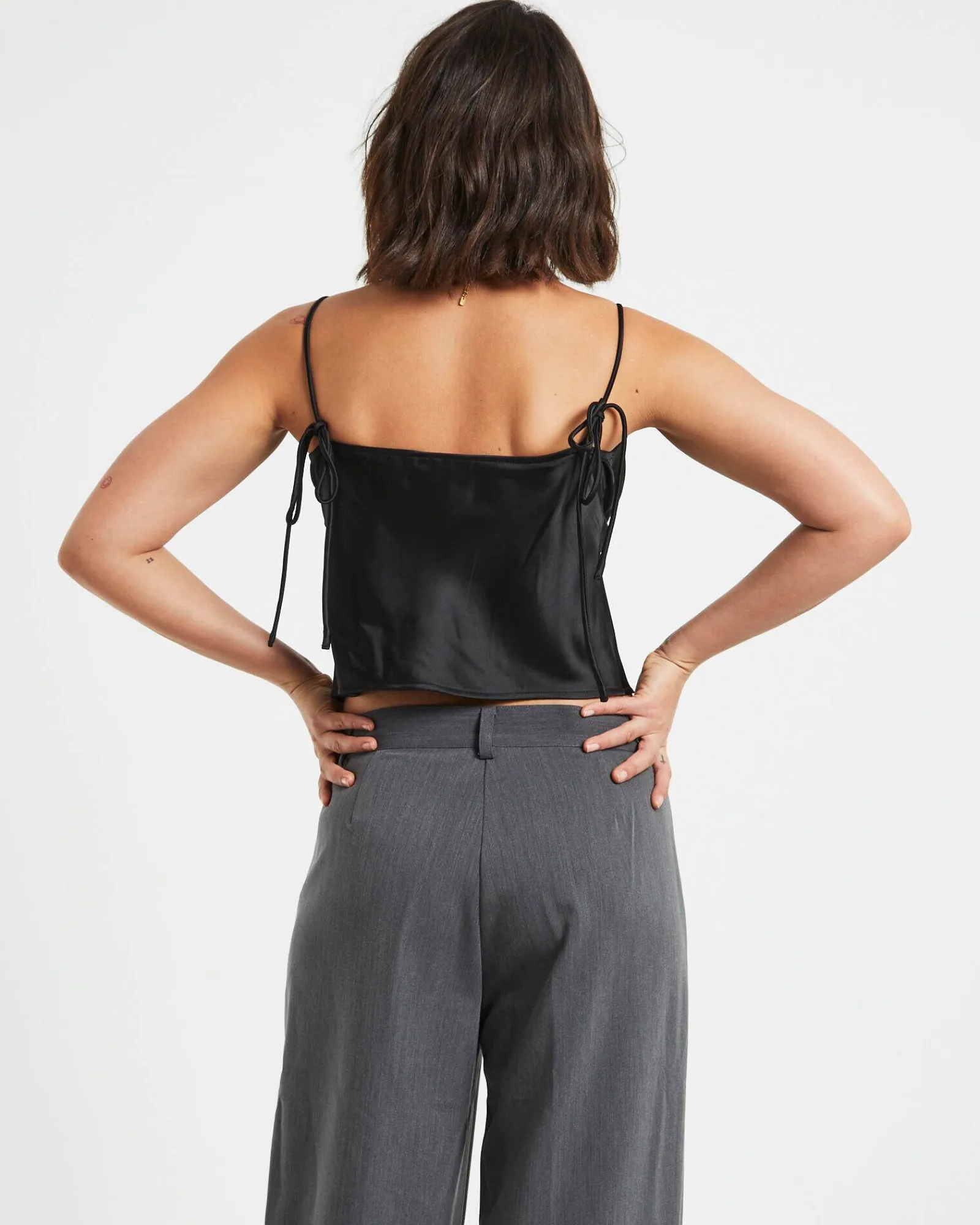 ruby_romantic_slip_top_in_1.webp Store ALICE IN THE EVE Ruby Romantic Slip Top In Black