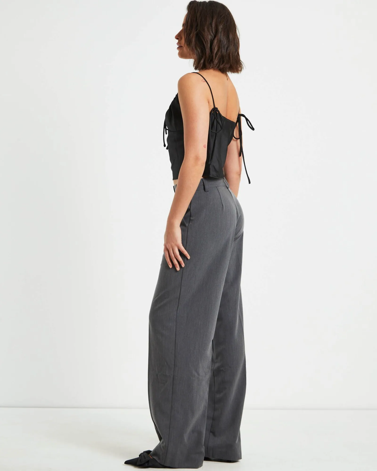 ruby_romantic_slip_top_in_3.webp Store ALICE IN THE EVE Ruby Romantic Slip Top In Black