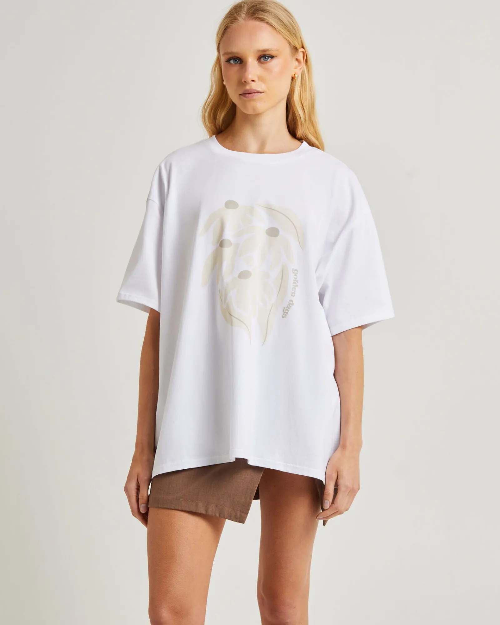 sandy_oversized_short_sle_0.webp Store SUBTITLED Sandy Oversized Short Sleeve T-Shirt In White