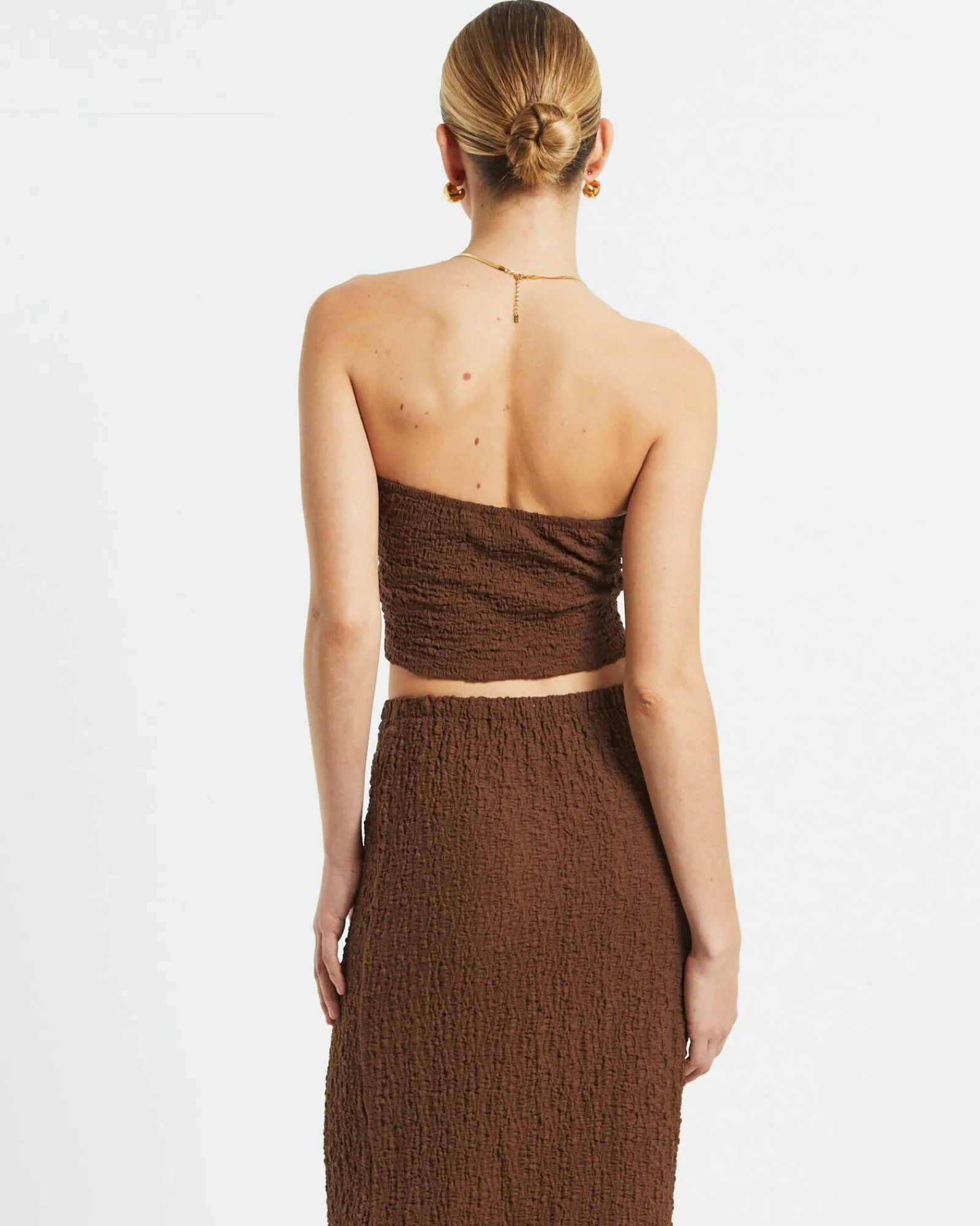 skyla_texture_twist_bande_1.webp Flash Sale SUBTITLED Skyla Texture Twist Bandeau Top In Hazelnut Brown
