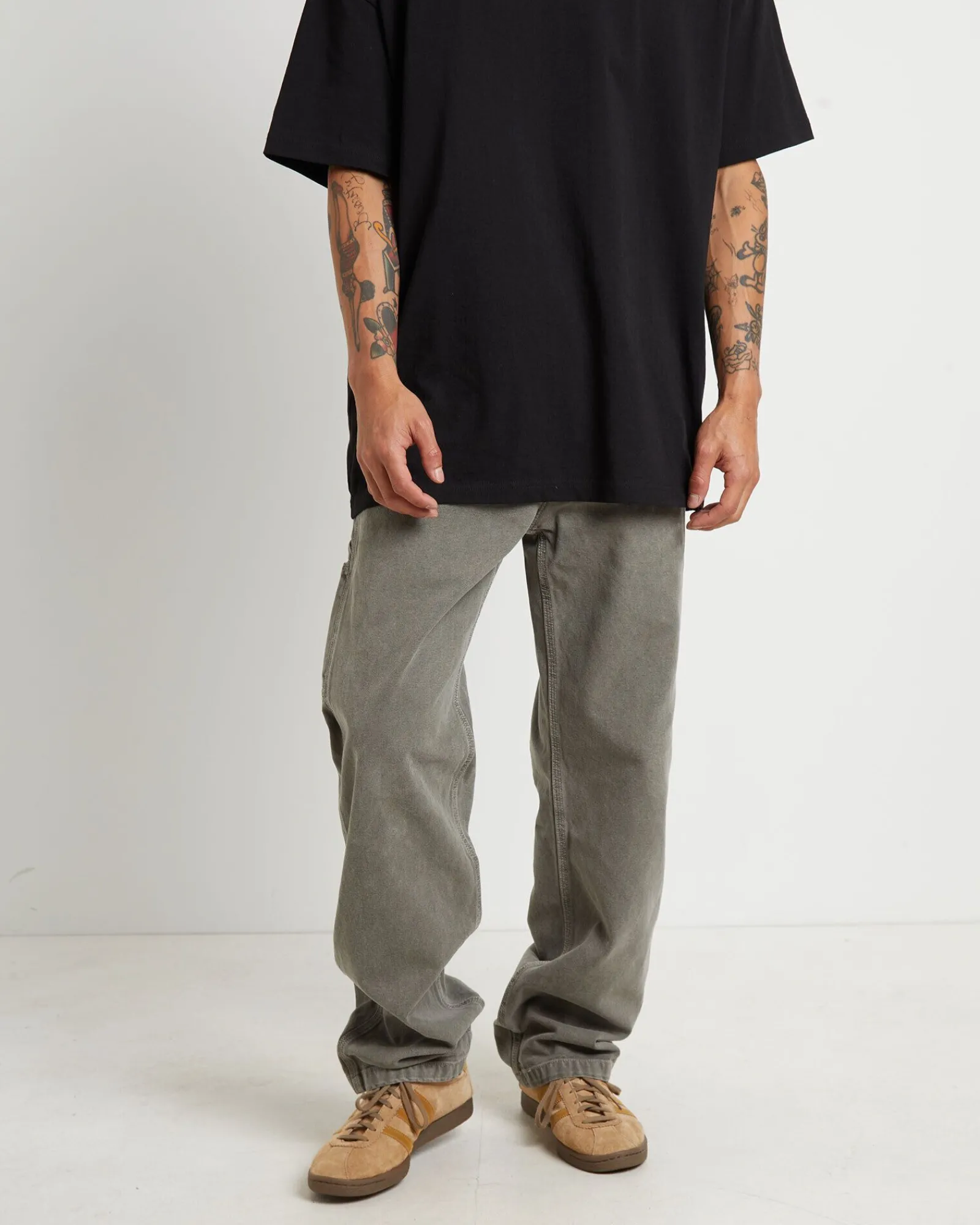 stay_loose_carpenter_pan_0.webp Shop LEVIS 568 Stay Loose Carpenter Pants In Oregano