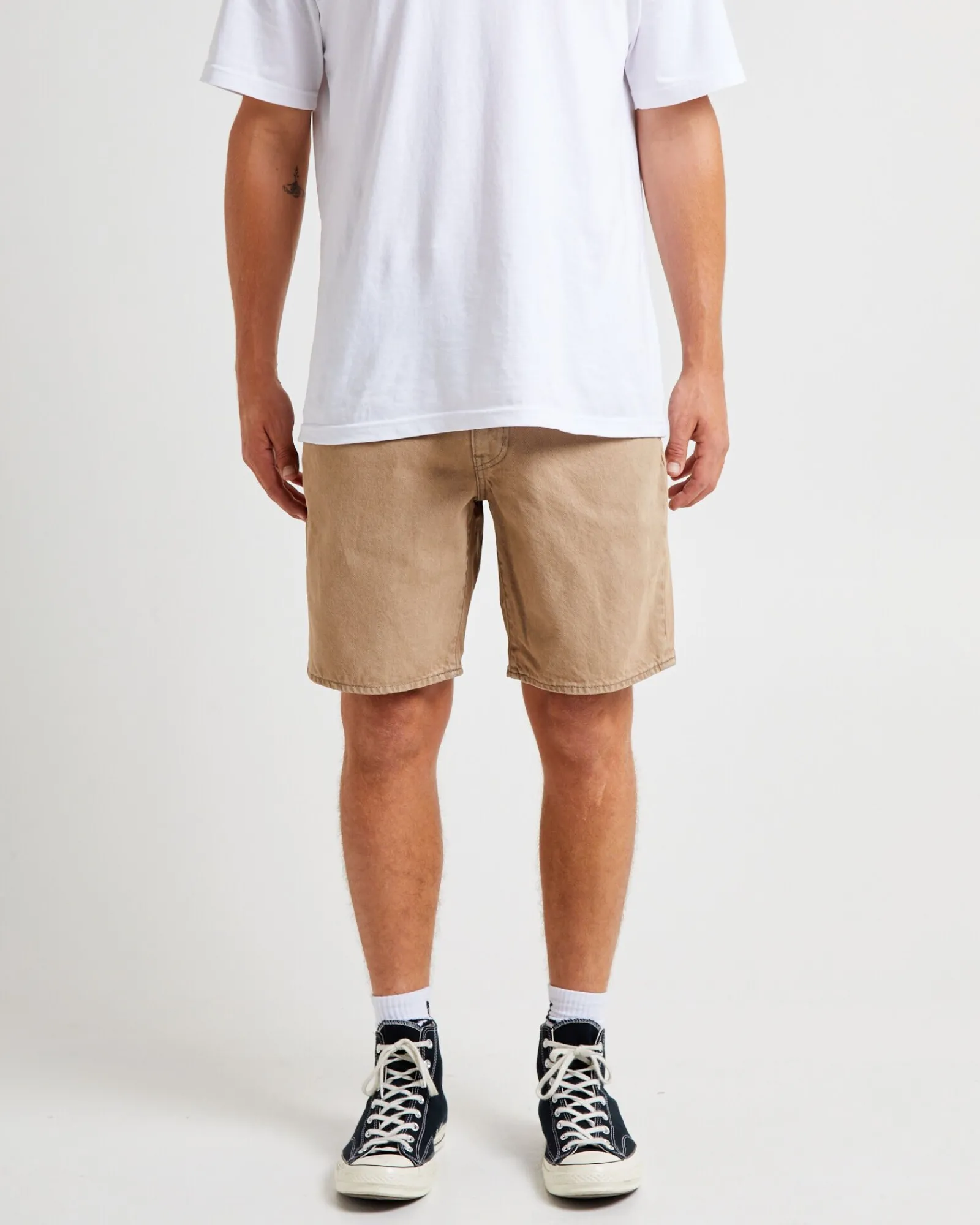 stay_loose_shorts_browns_0.webp Shop LEVIS 468 Stay Loose Shorts Brownstone
