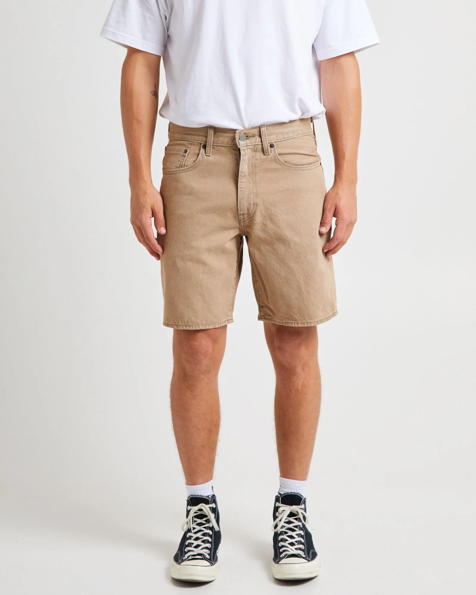 stay_loose_shorts_browns_3.webp Shop LEVIS 468 Stay Loose Shorts Brownstone