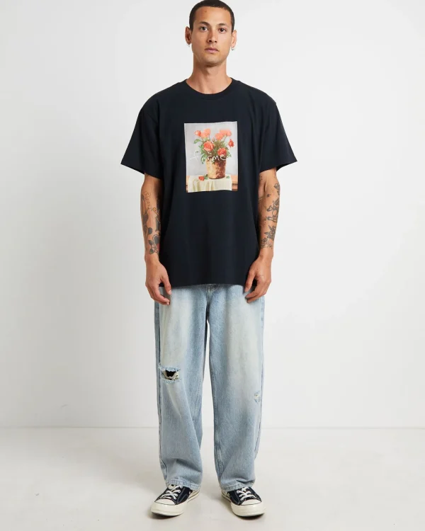Fashion FORMER Still Life Short Sleeve T-Shirt In Black