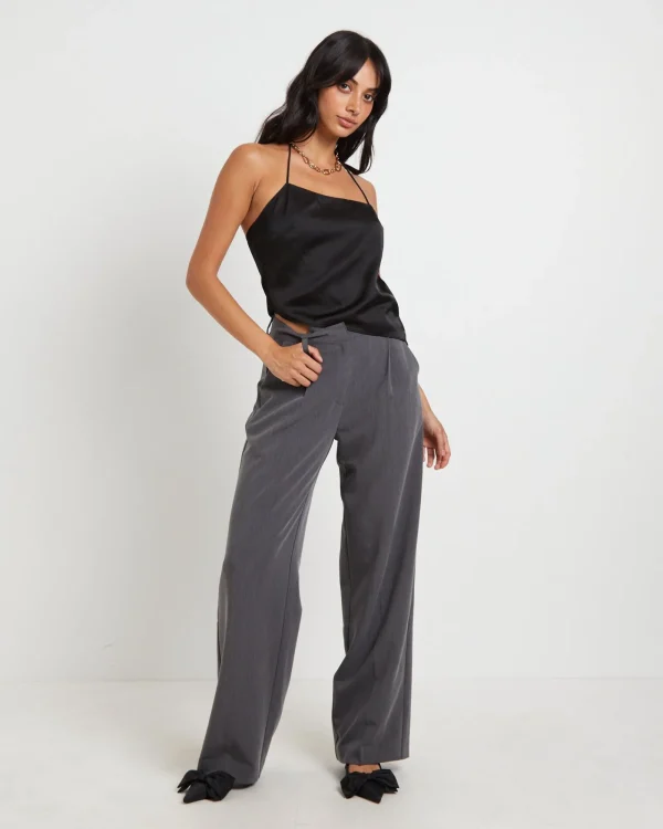 Flash Sale ALICE IN THE EVE Suki Silky Asymmetric Top In Black
