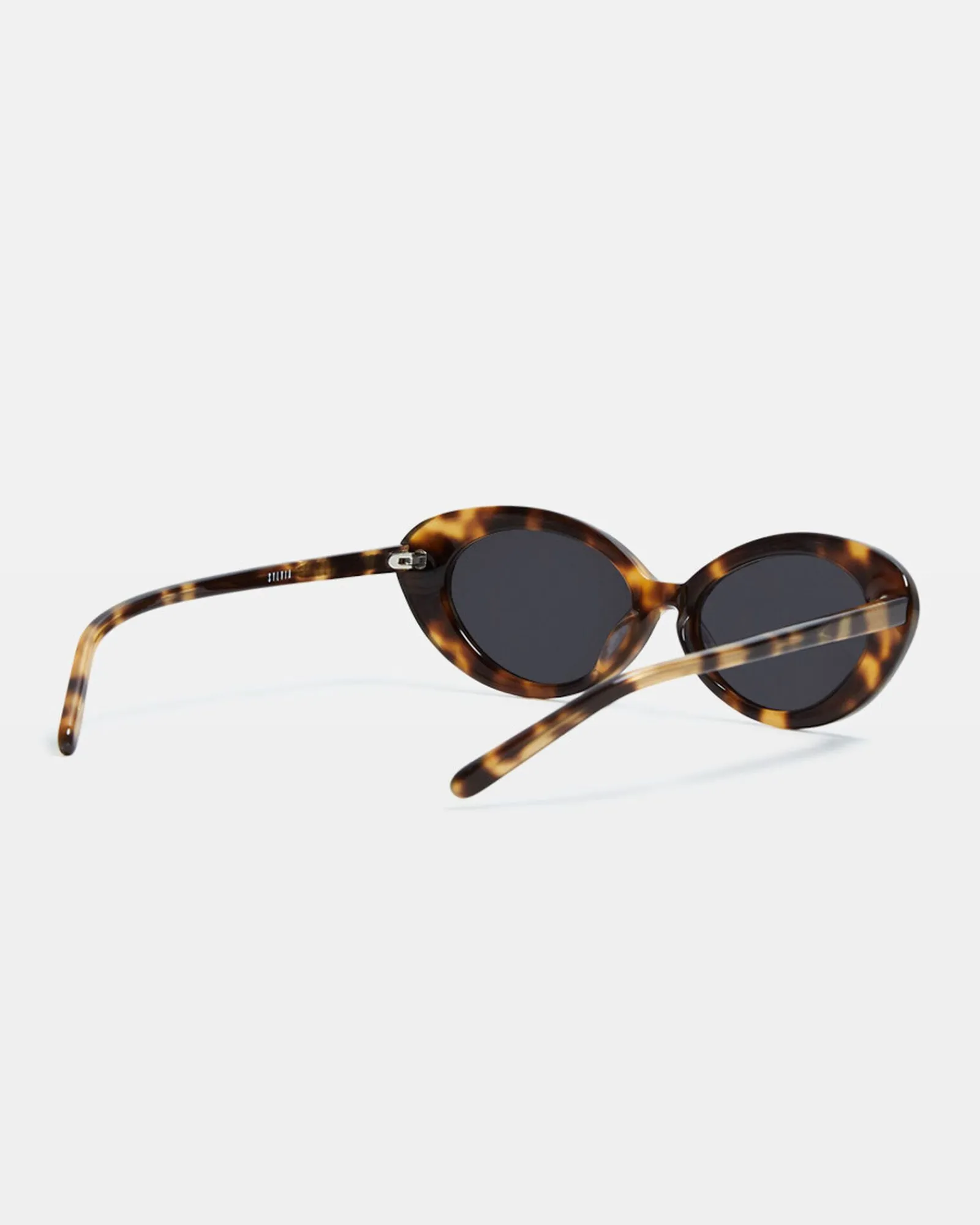 sylvie_sunglasses_tortois_3.webp Best Sale SHEVOKE Sylvie Sunglasses Tortoise Shell