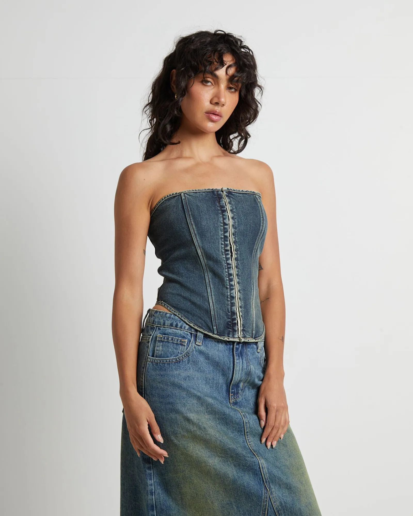 taytum_hook__eye_front_de_0.webp Online NEON HART Taytum Hook + Eye Front Denim Corset In Vintage Tint