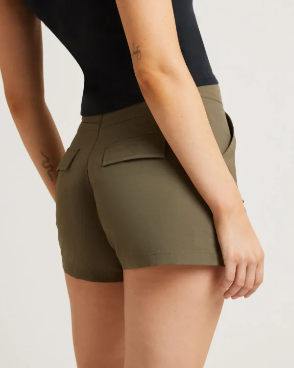 Fashion INSIGHT Tech Cargo Shorts In Khaki